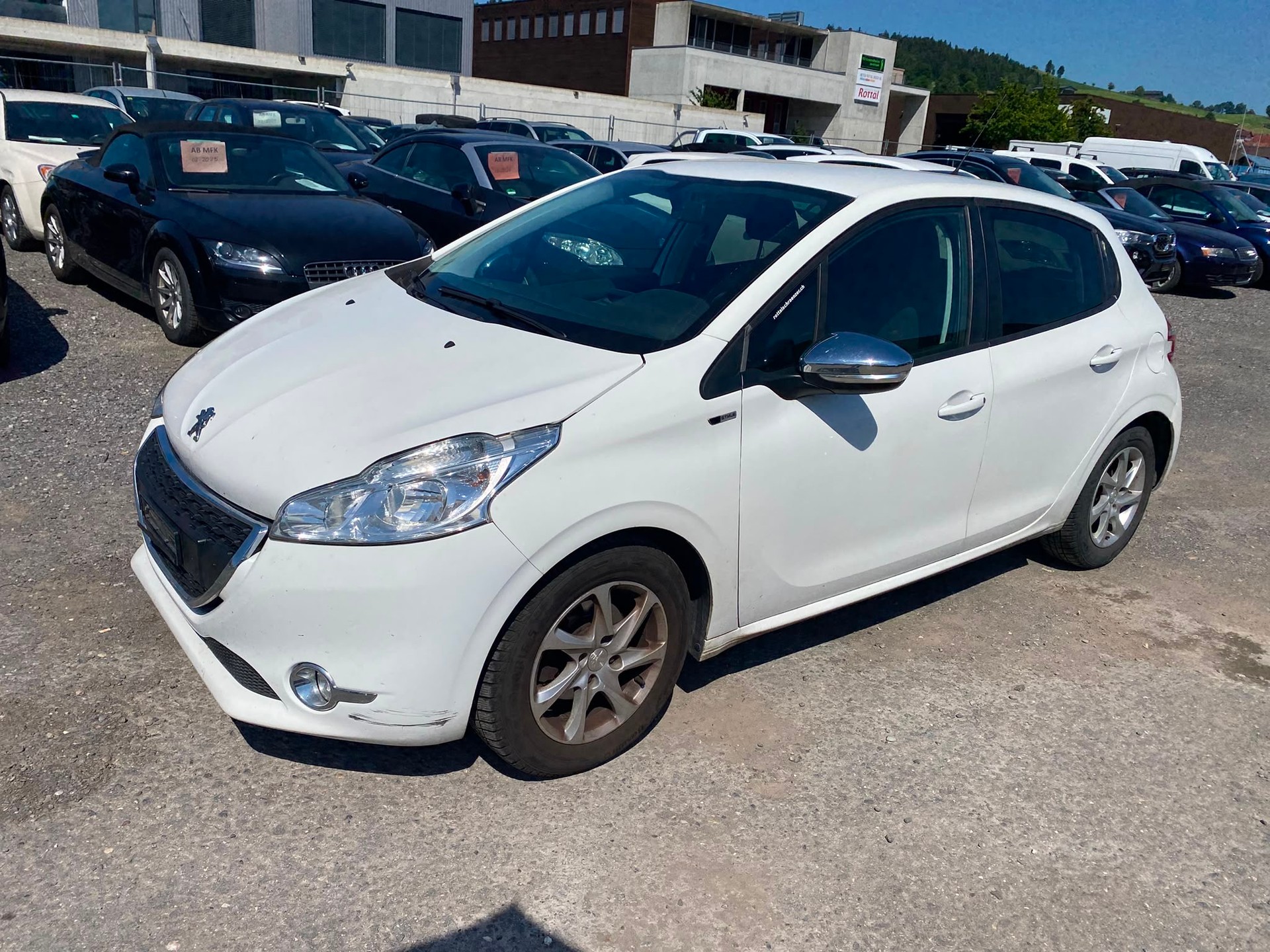 PEUGEOT 208 1.2 VTI Active-image-0
