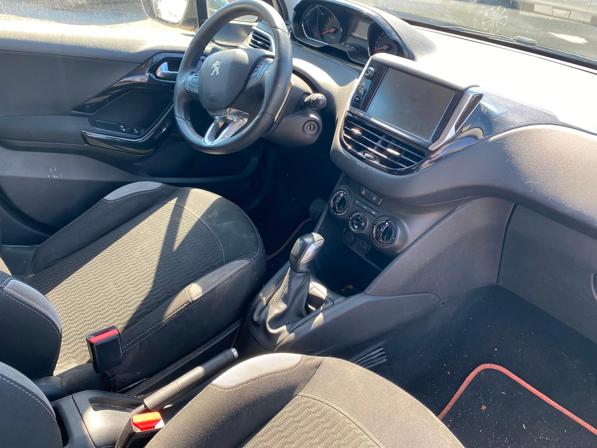 PEUGEOT 208 1.2 VTI Active-image-7