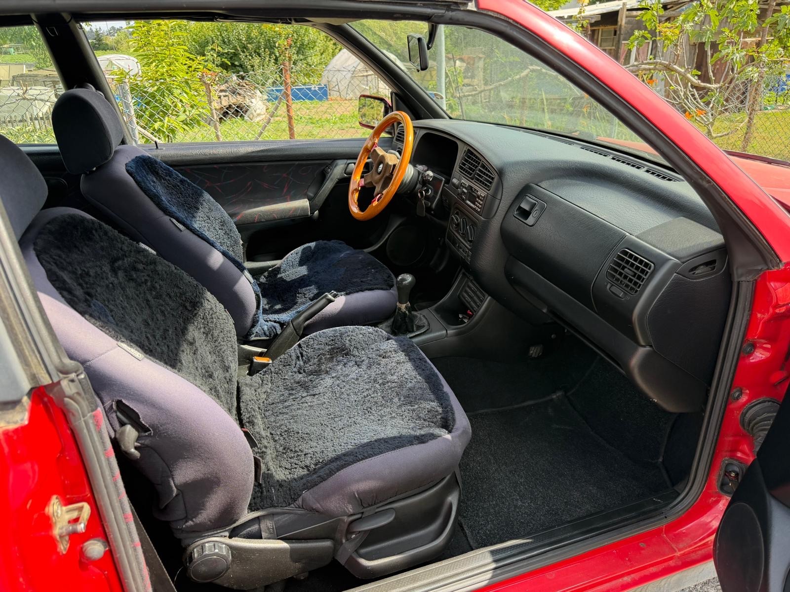 VW Golf Cabriolet 2000 Avantgarde-image-11