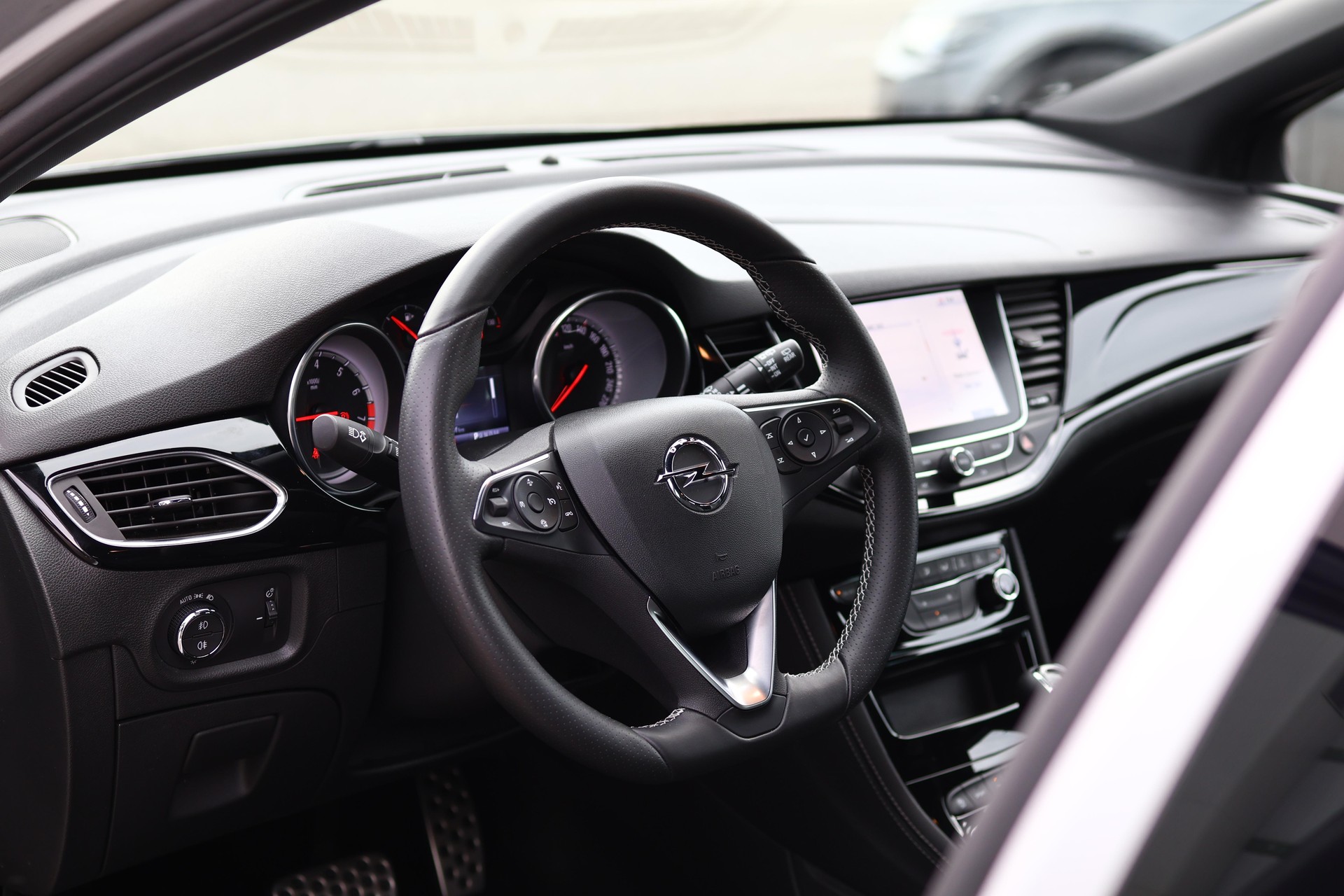 OPEL Astra Sports Tourer 1.4 T 150 eTEC Black Ed. S/S-image-12