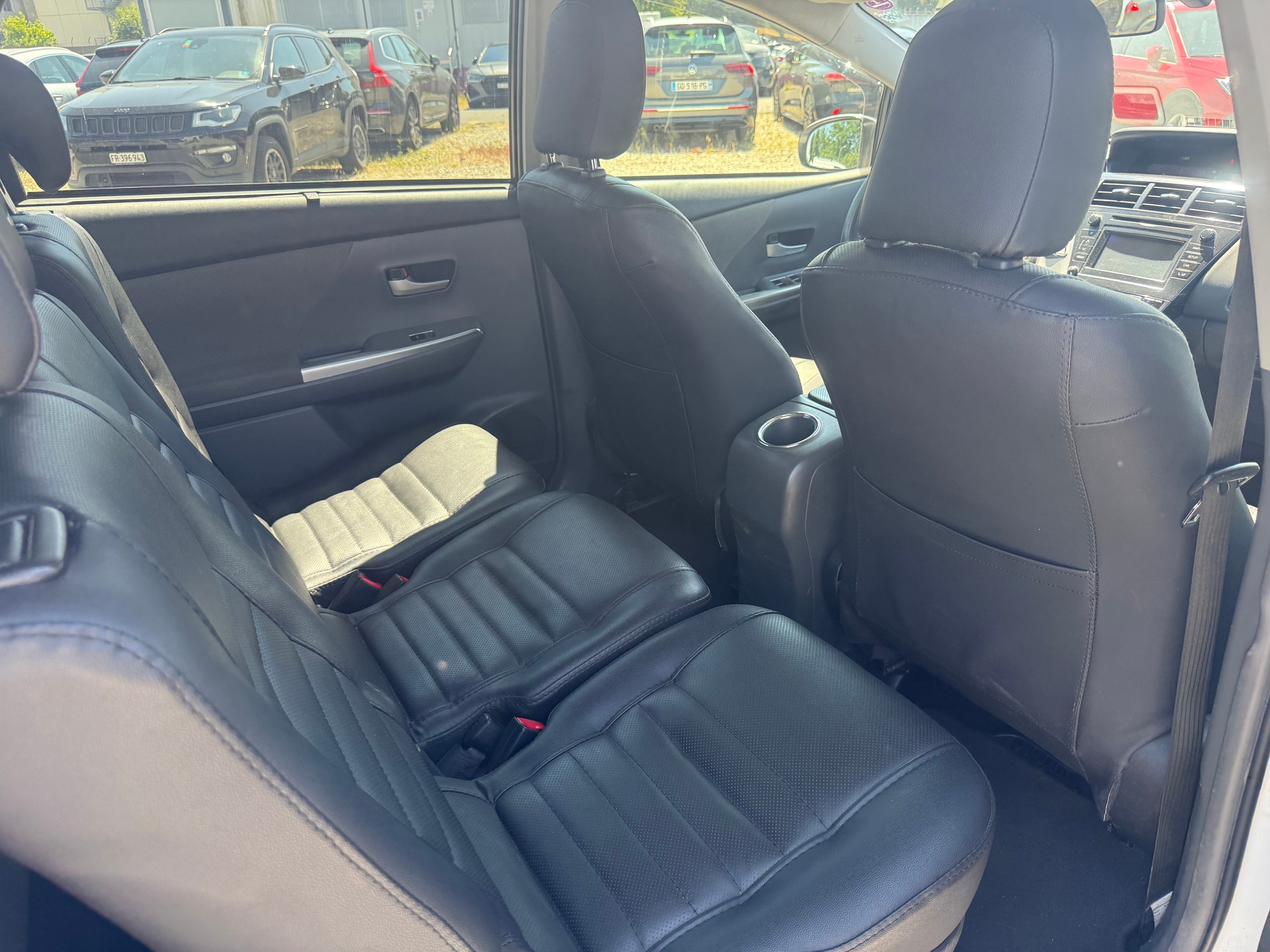 TOYOTA Prius+ 1.8 VVT-i HSD Sol-image-8