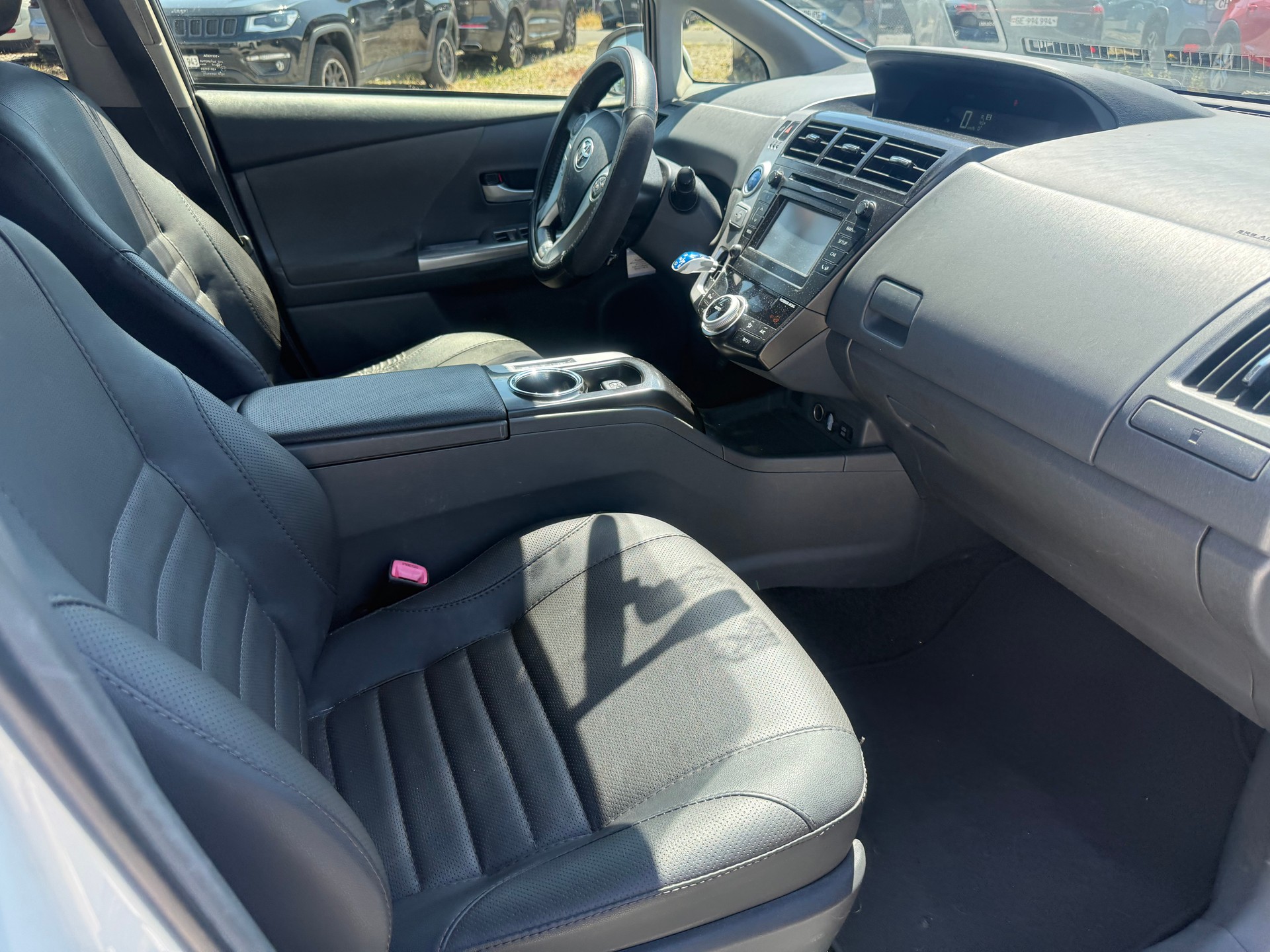 TOYOTA Prius+ 1.8 VVT-i HSD Sol-image-9