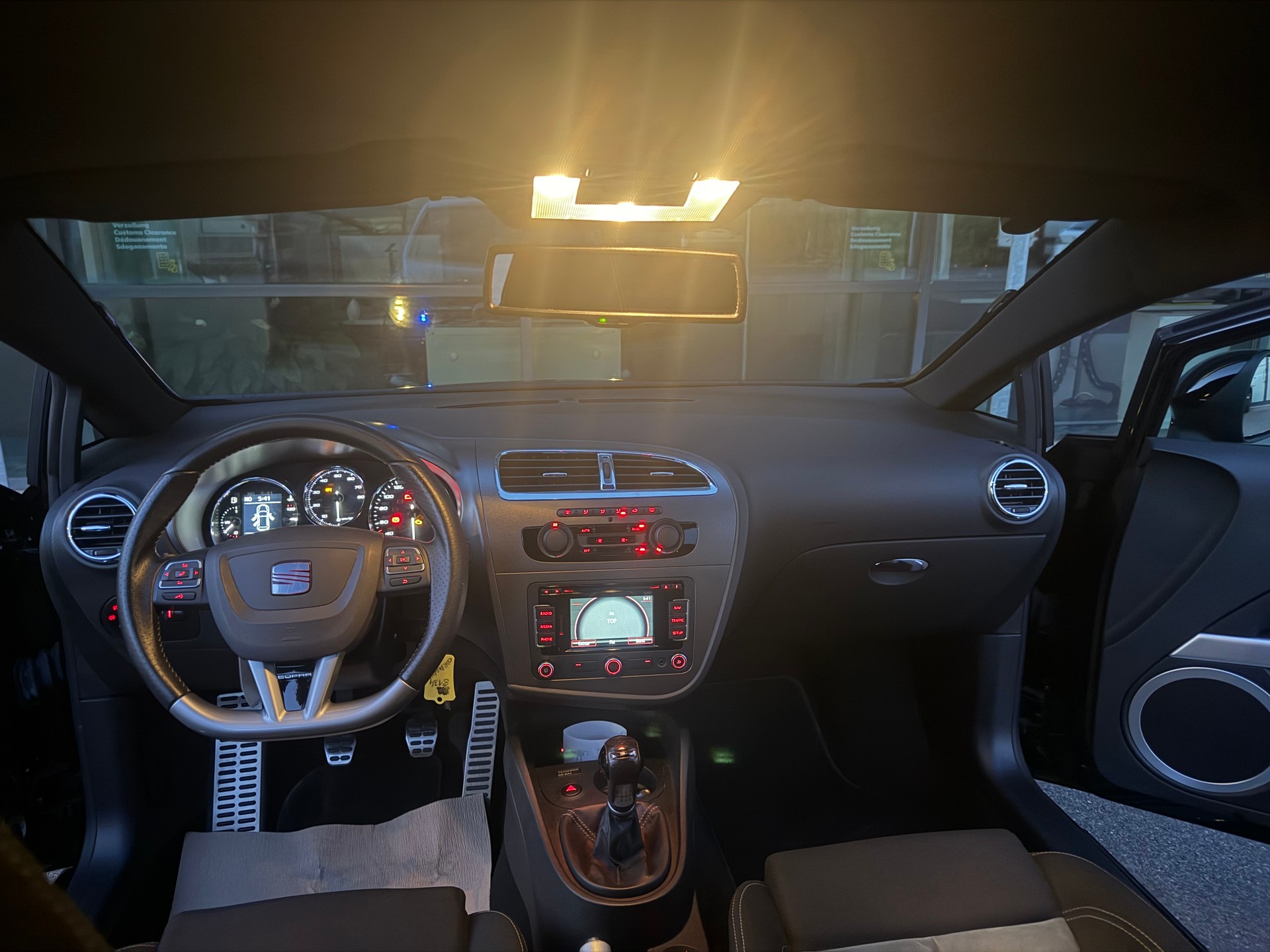 SEAT Leon 2.0 TSI Cupra R-Evolution-image-6