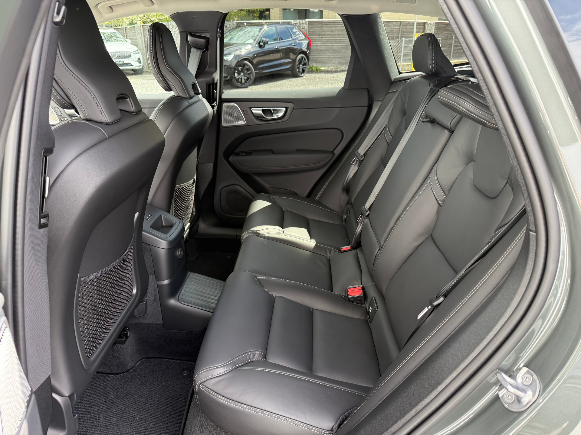 VOLVO XC60 2.0 T6 TE Ultra Dark eAWD-image-12