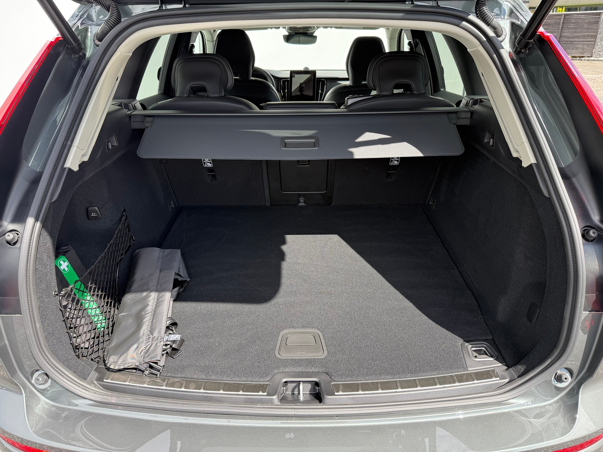 VOLVO XC60 2.0 T6 TE Ultra Dark eAWD-image-13