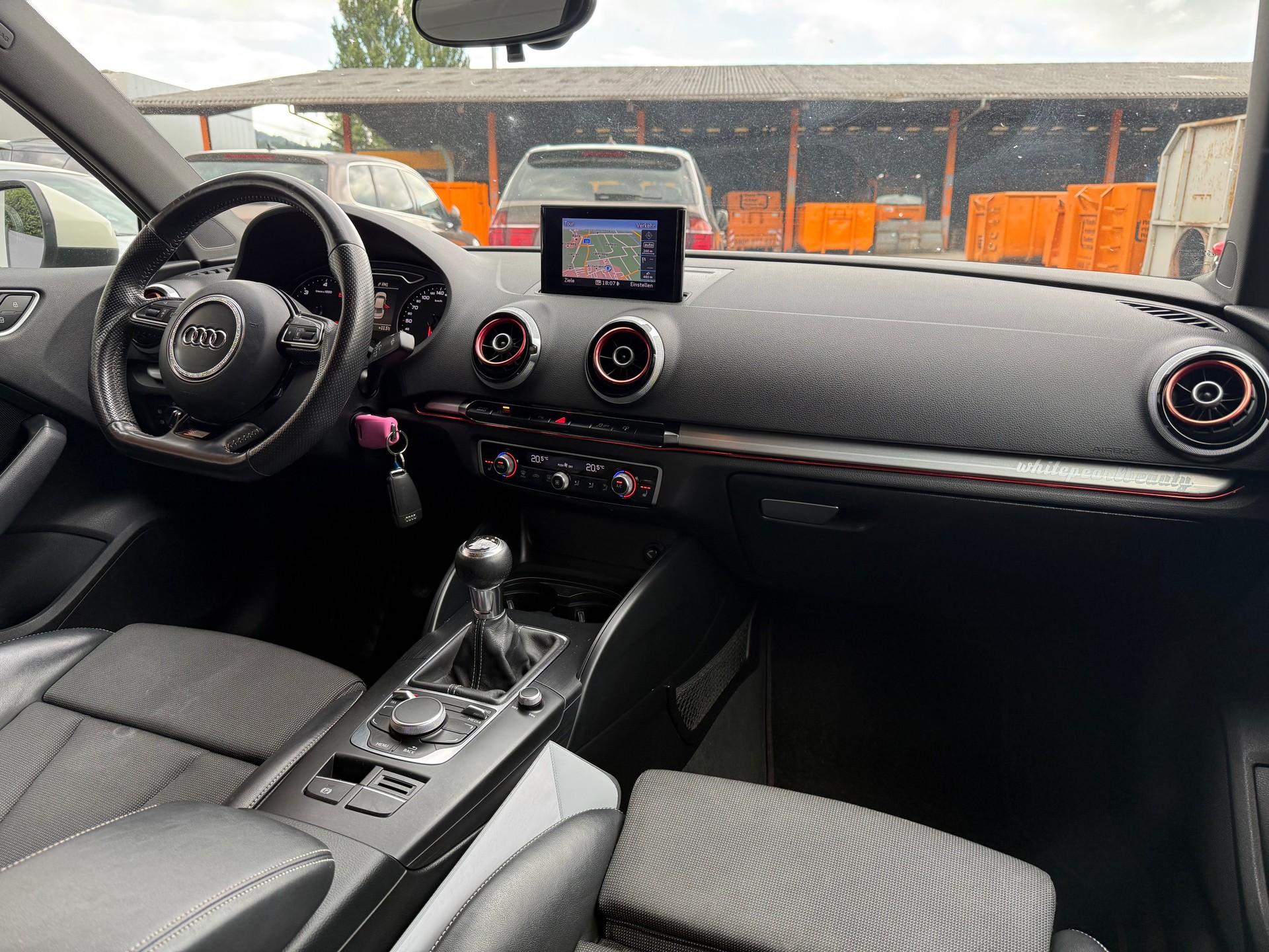 AUDI A3 Limousine 2.0 TDI Ambiente-image-9