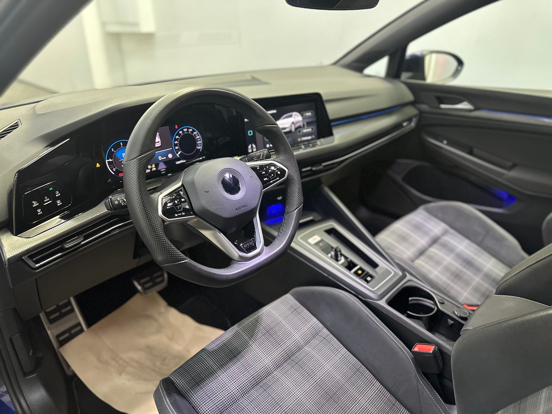VW Golf 2.0 TDI GTD DSG-image-9