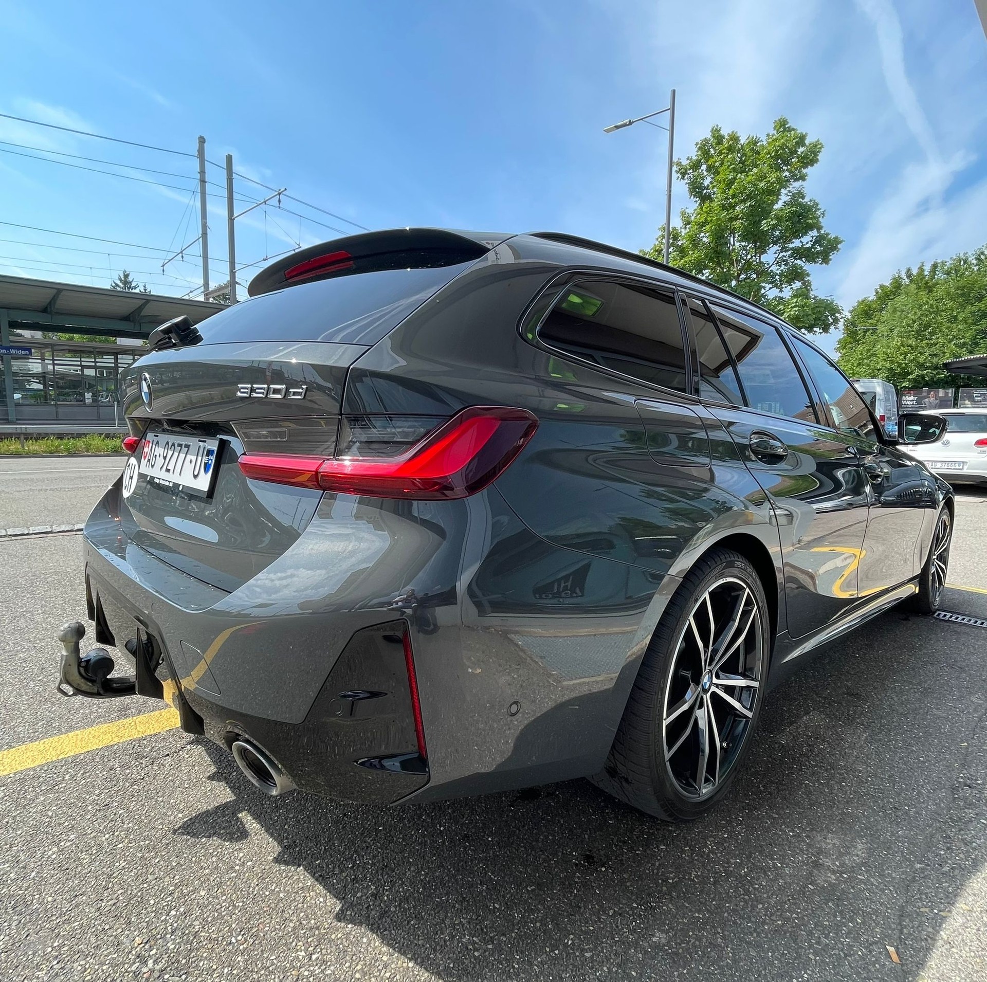 BMW Facelift 330d xDrive 48V M Sport Steptronic Werksgarantie CH-Auto 69% Rabatt-image-2