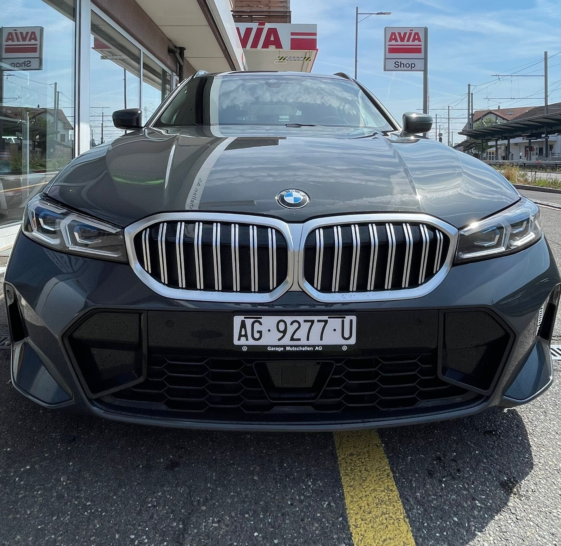 BMW Facelift 330d xDrive 48V M Sport Steptronic Werksgarantie CH-Auto 69% Rabatt-image-1