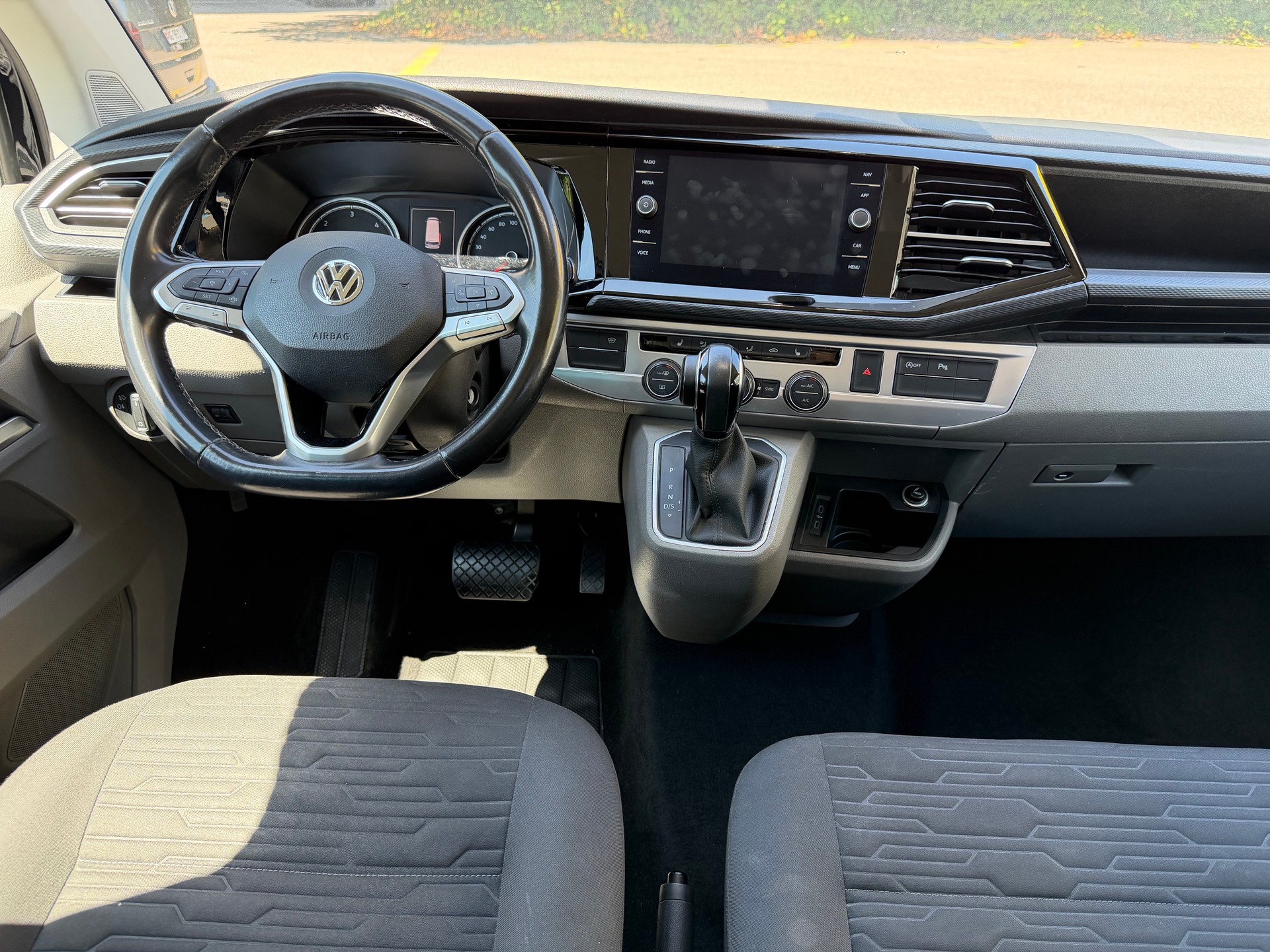 VW T6.1 Caravelle 2.0 TDI Comfortline DSG-image-3