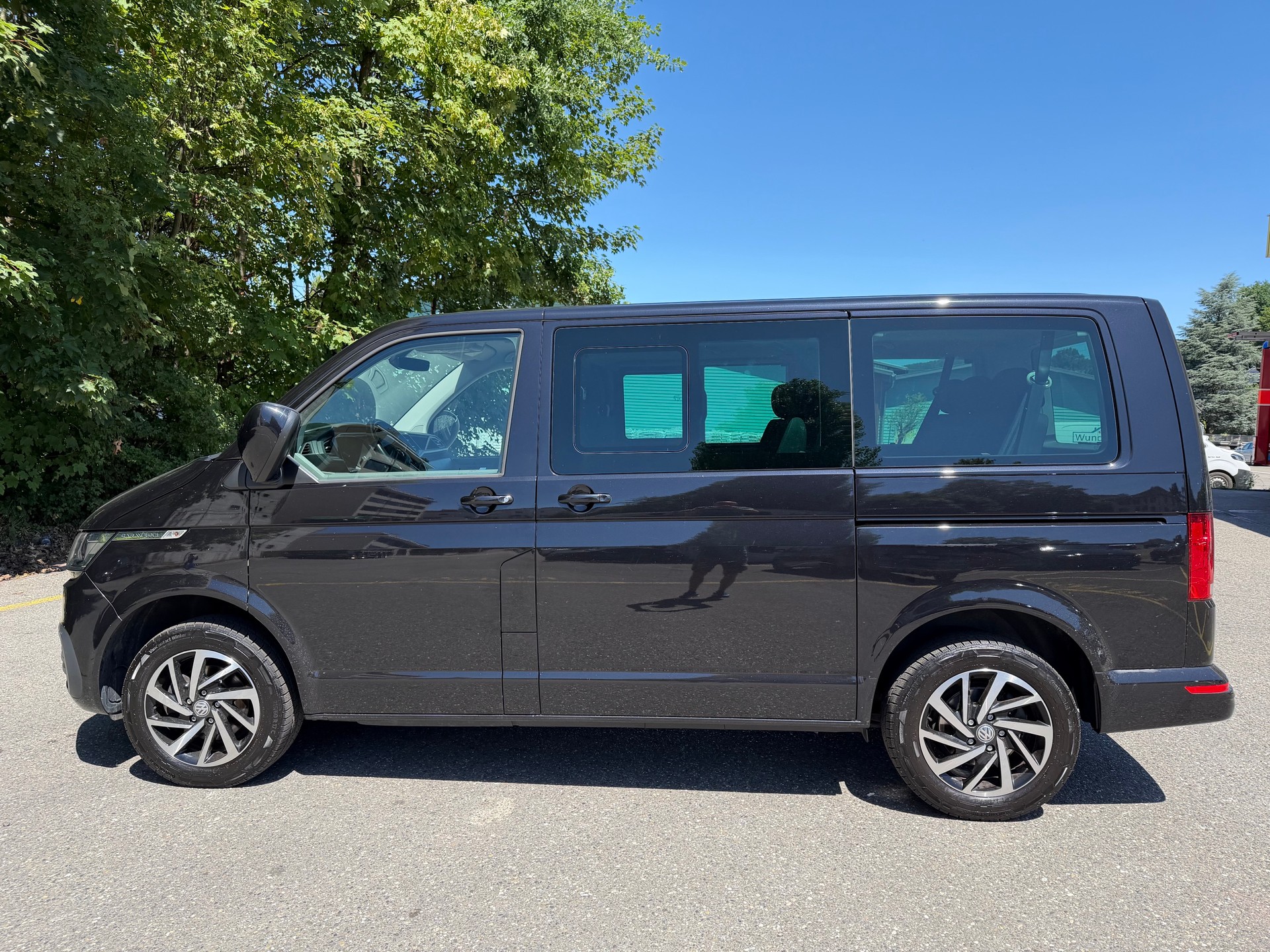 VW T6.1 Caravelle 2.0 TDI Comfortline DSG-image-1