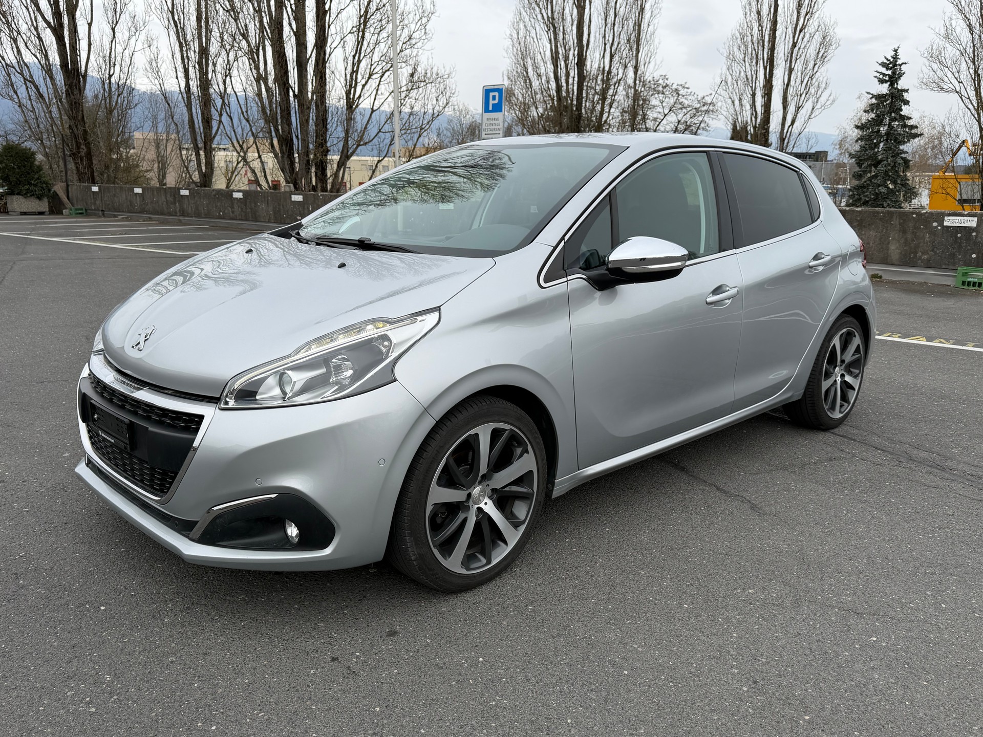 PEUGEOT 1.2 PureTech Allure S/S-image-0