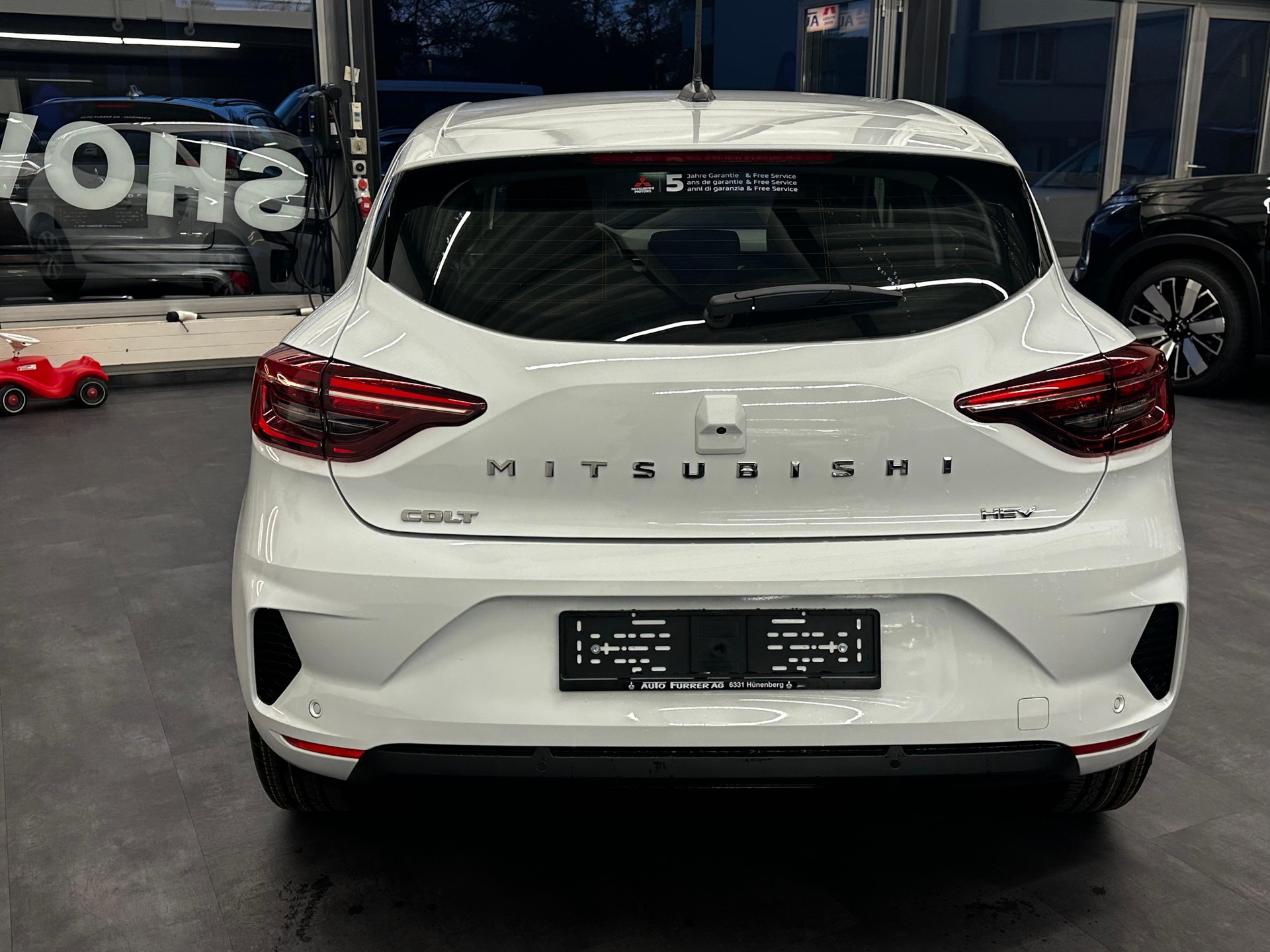 MITSUBISHI Colt 1.6 HEV Invite-image-3