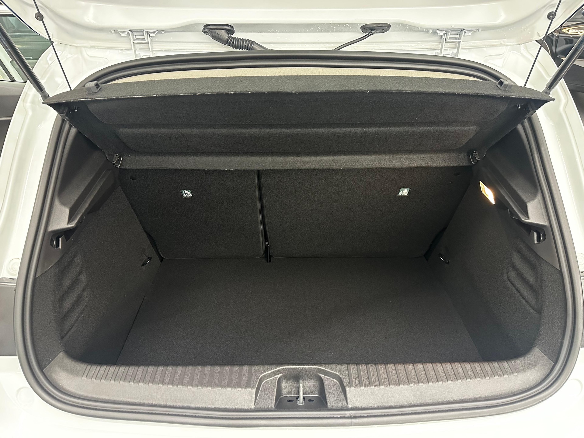 MITSUBISHI Colt 1.6 HEV Invite-image-11