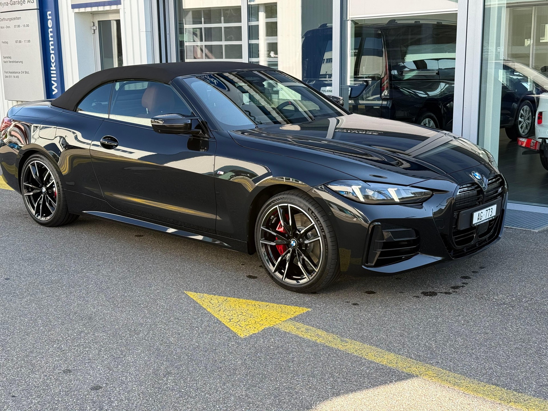 BMW M440i xDrive Cabrio-image-1