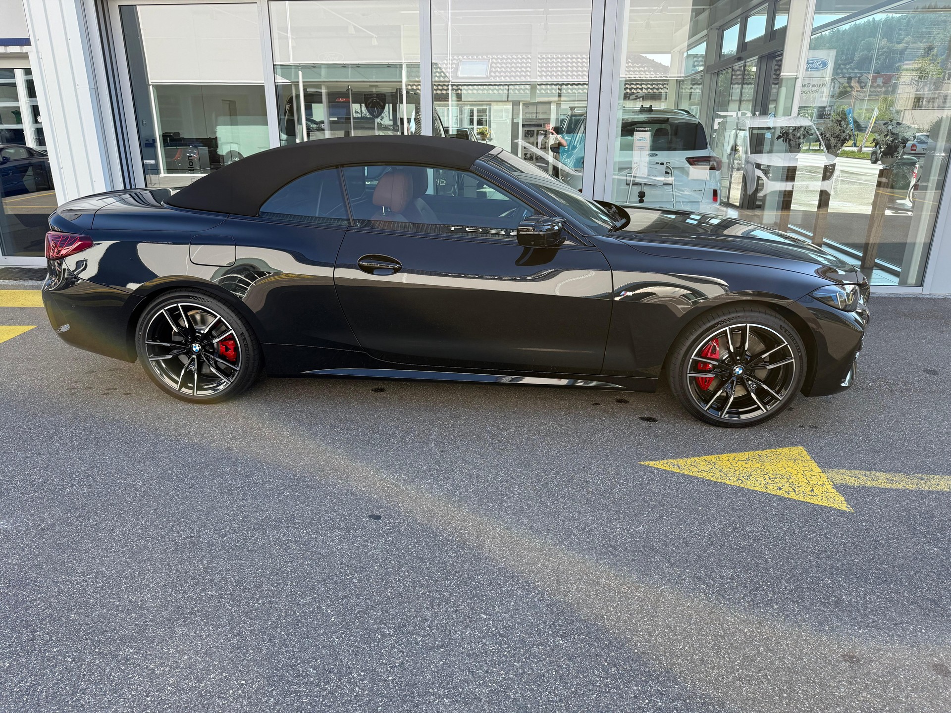 BMW M440i xDrive Cabrio-image-0