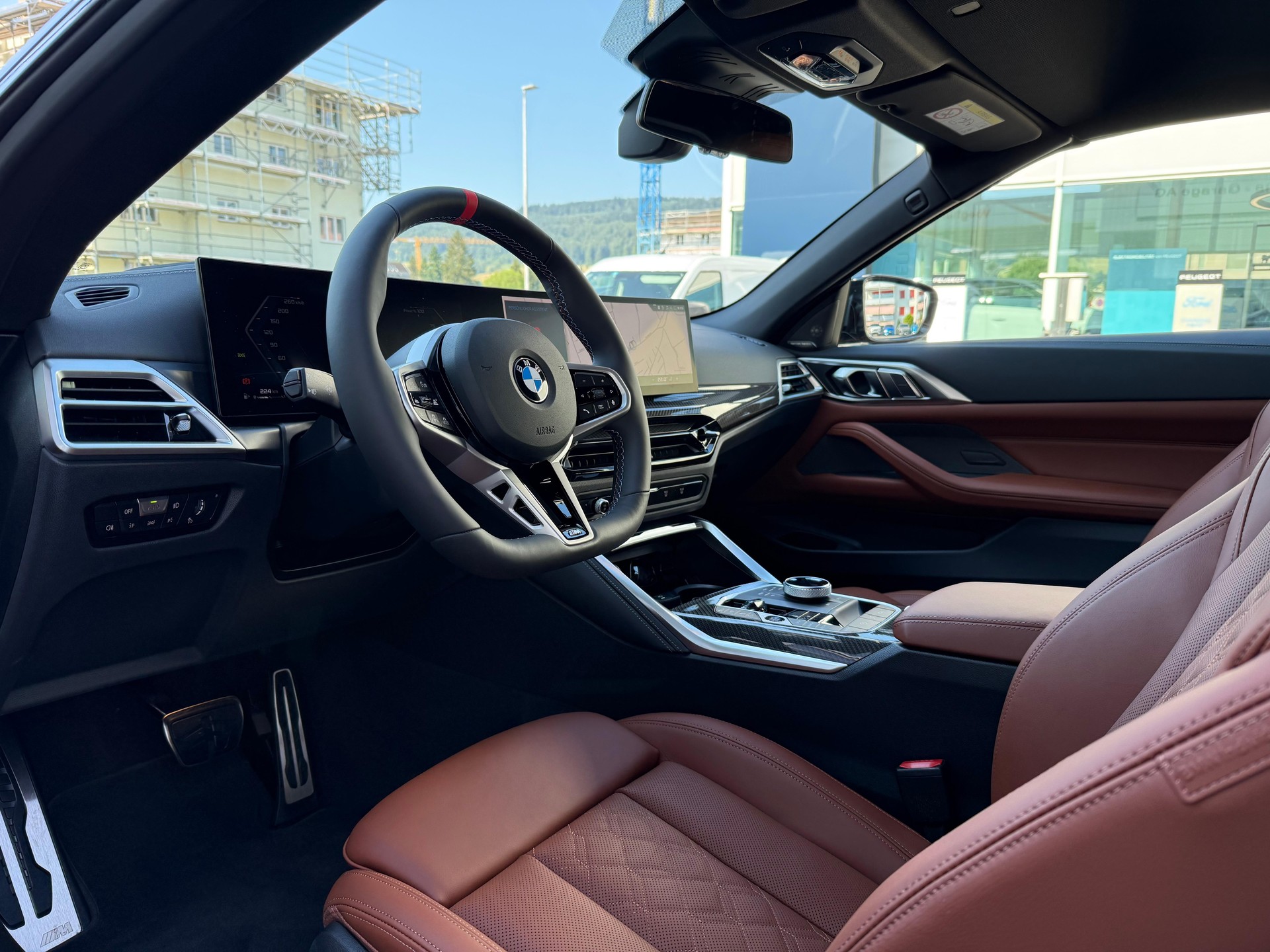 BMW M440i xDrive Cabrio-image-9