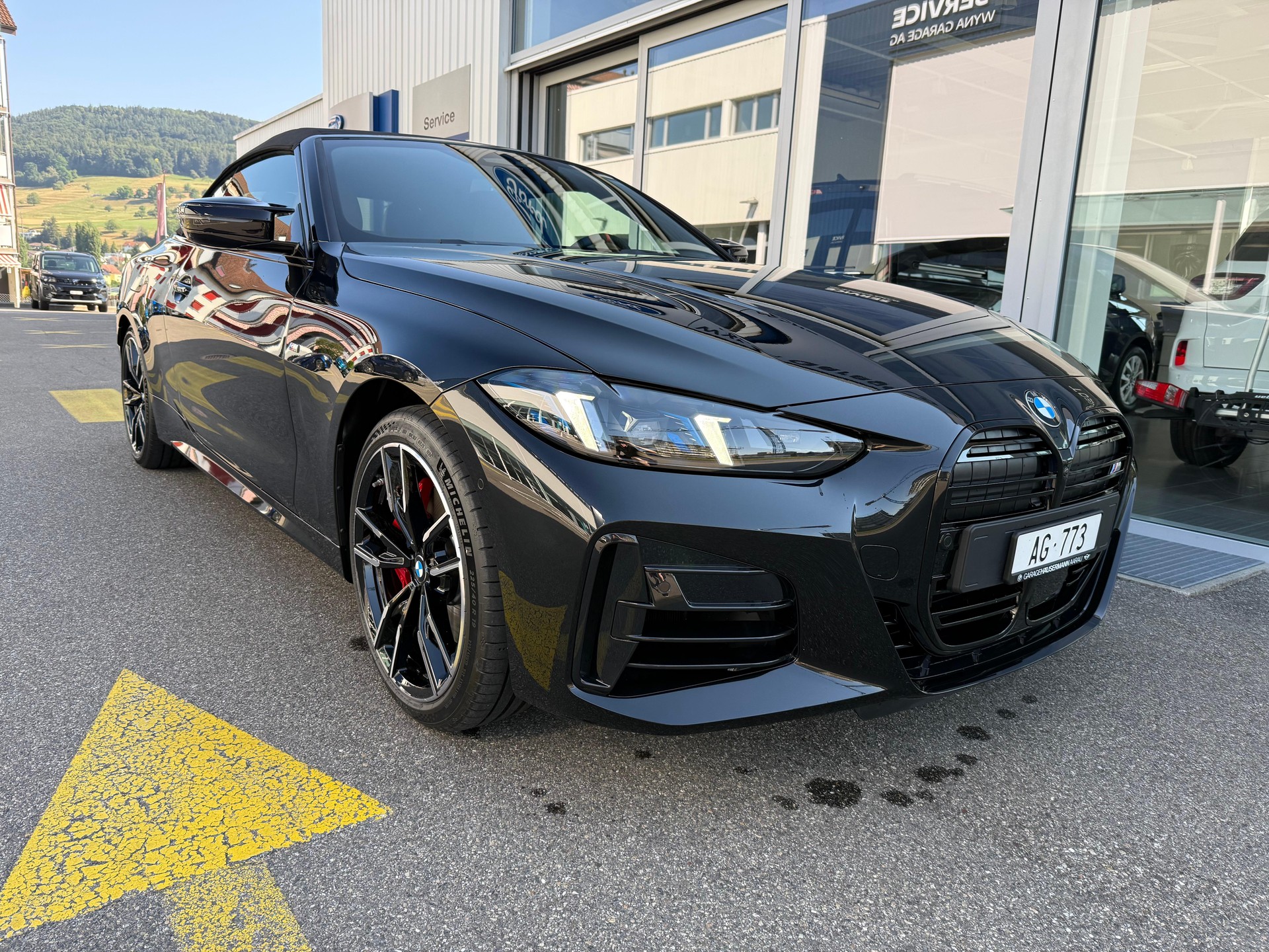 BMW M440i xDrive Cabrio-image-3