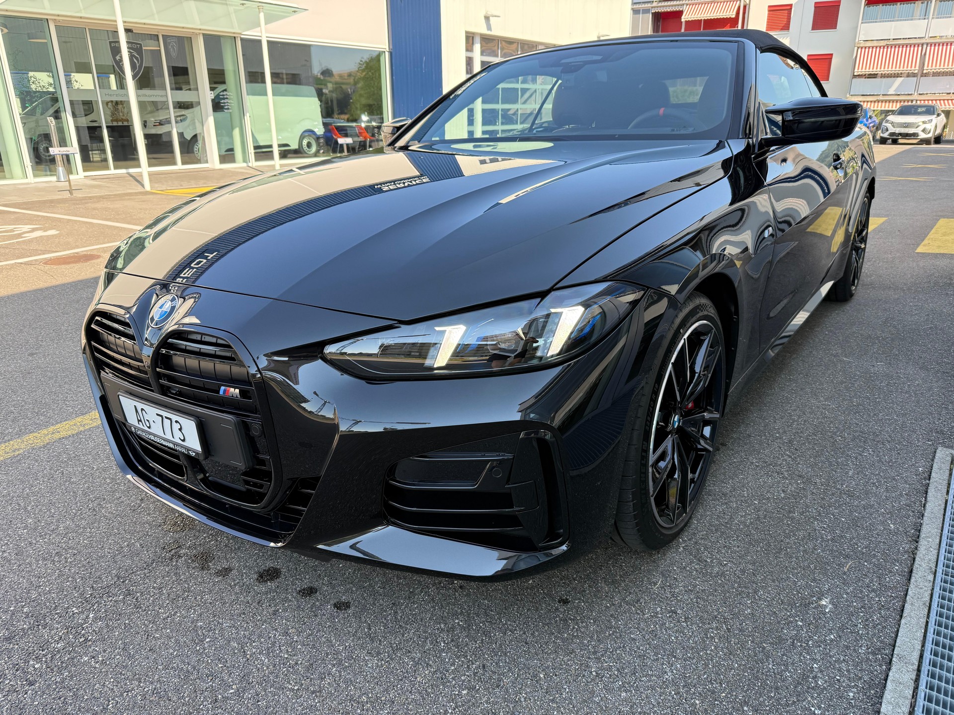 BMW M440i xDrive Cabrio-image-2