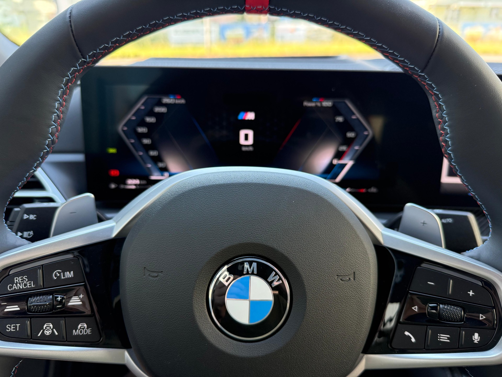 BMW M440i xDrive Cabrio-image-7