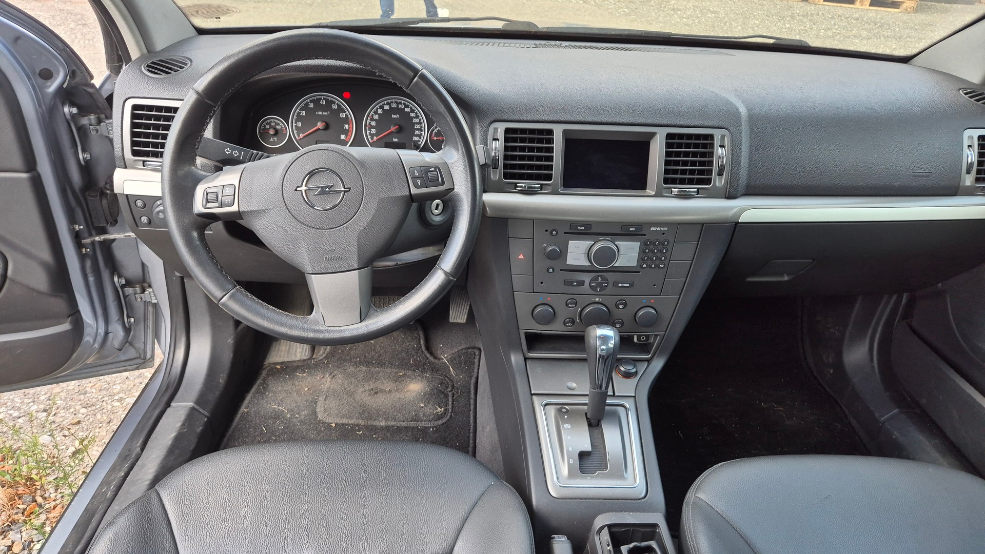 OPEL Vectra 2.2 Diamond Automatic-image-7