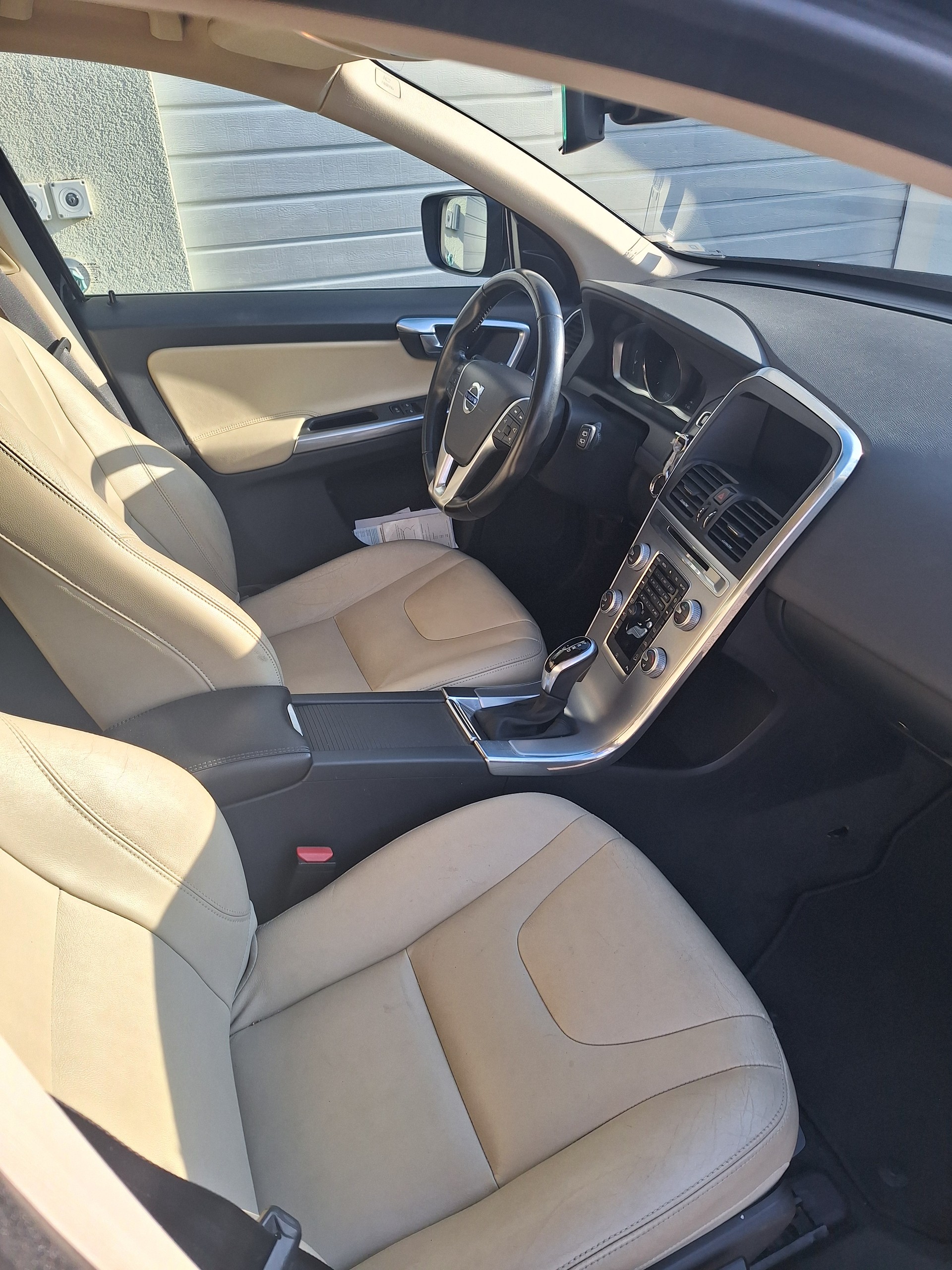 VOLVO 2.4 D4 Executive AWD S/S-image-3