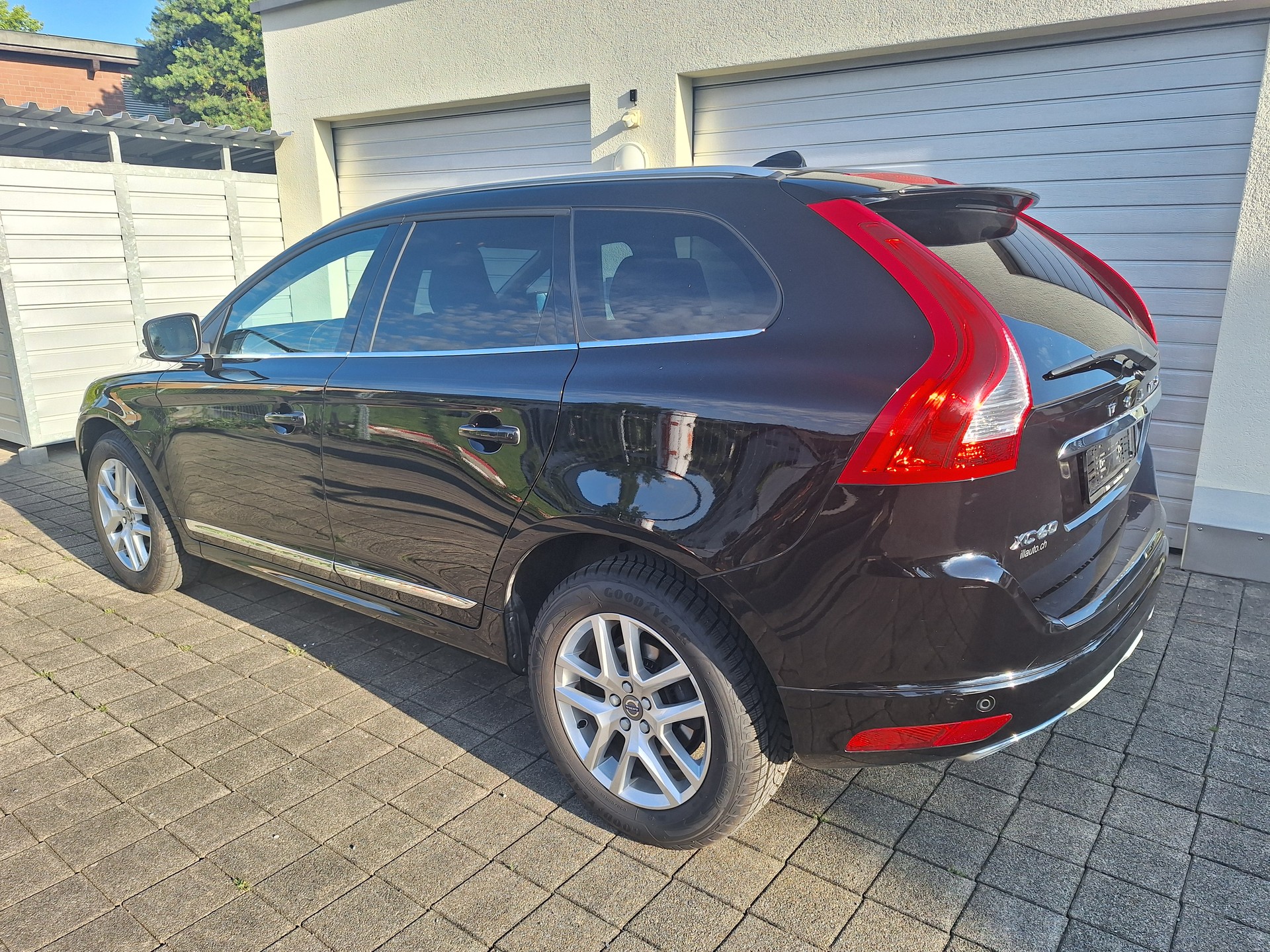 VOLVO 2.4 D4 Executive AWD S/S-image-2