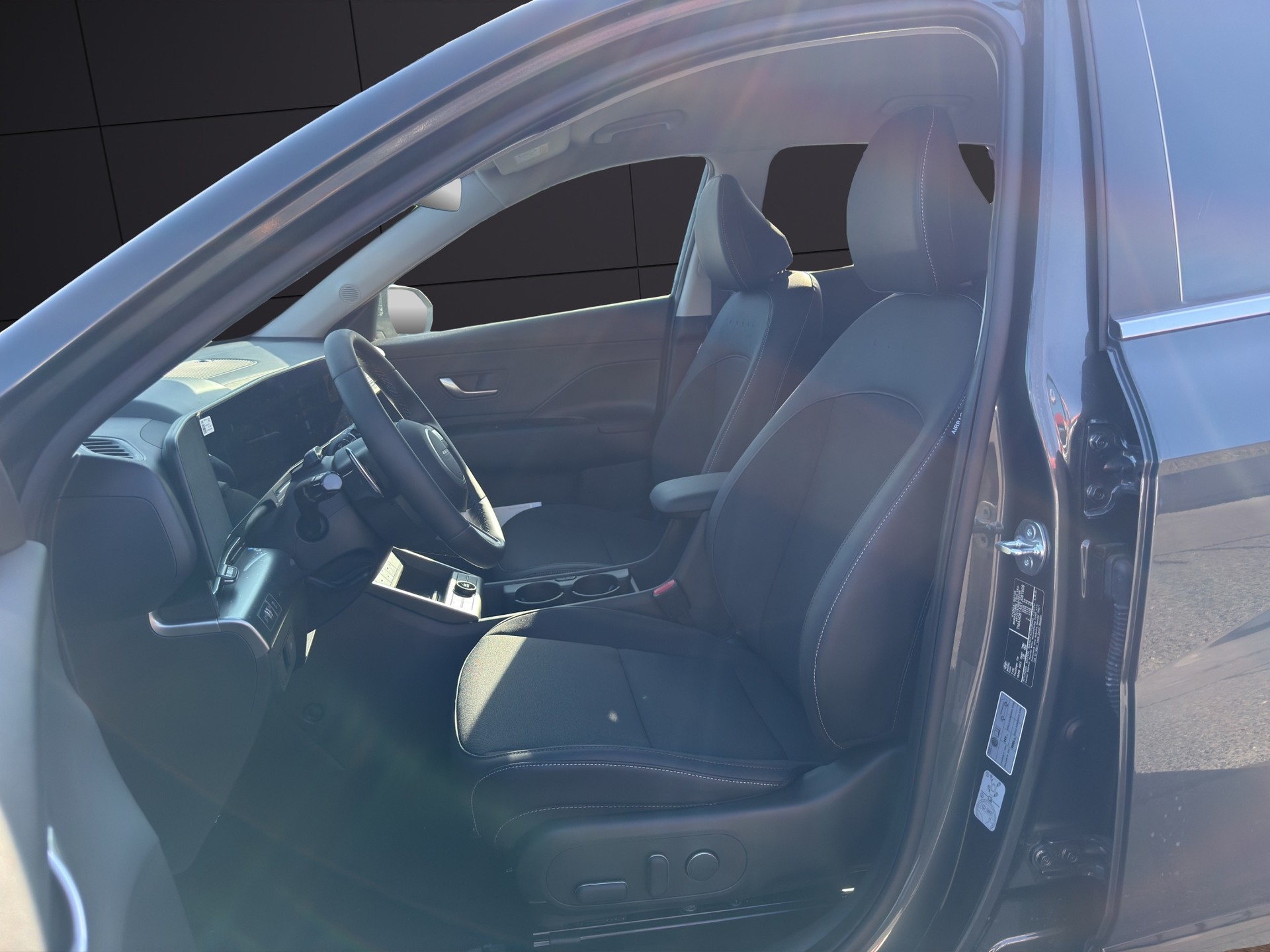 HYUNDAI Kona EV 65.4 kWh Amplia-image-14