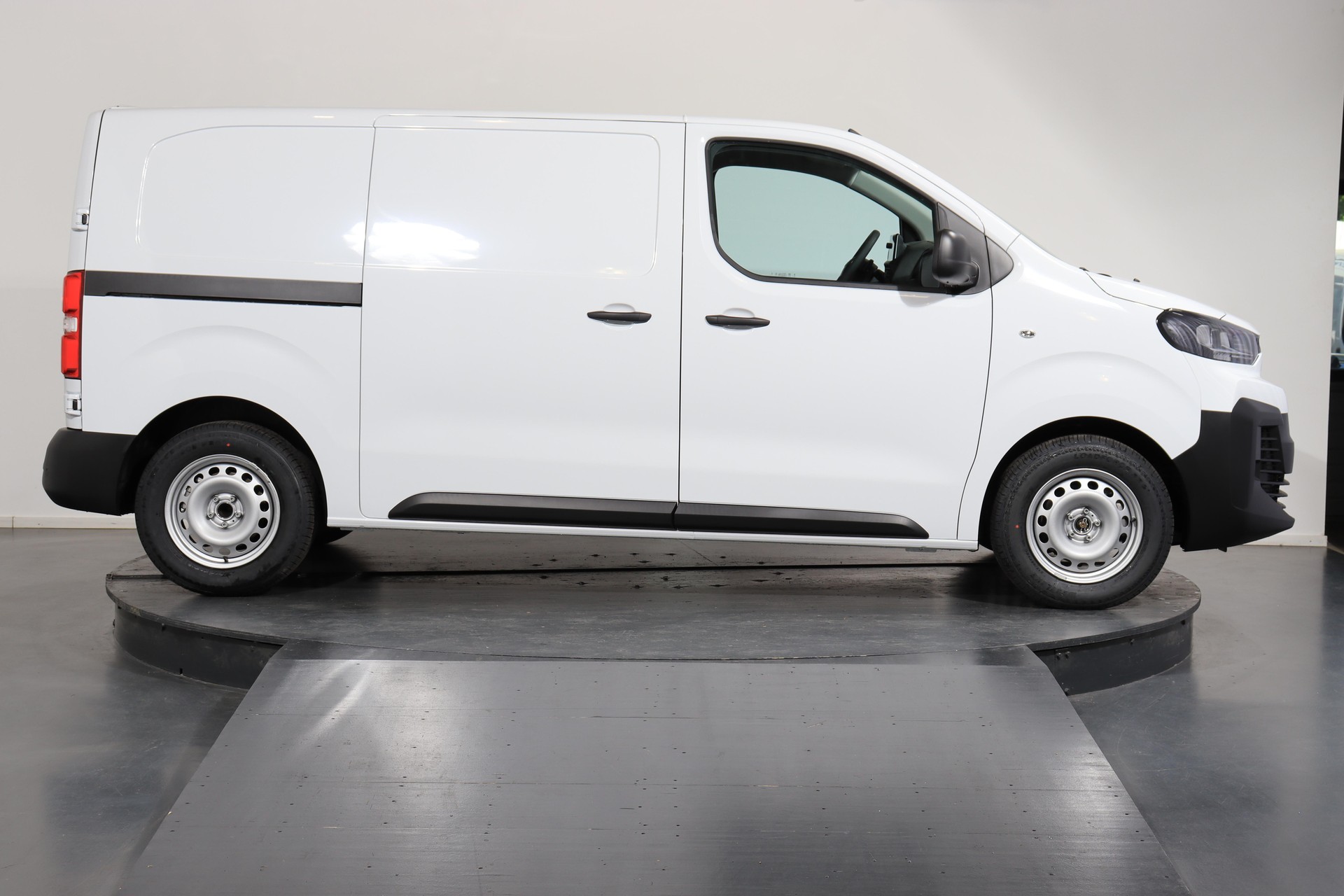 CITROEN e-Jumpy Kaw. M 50 kWh-image-1