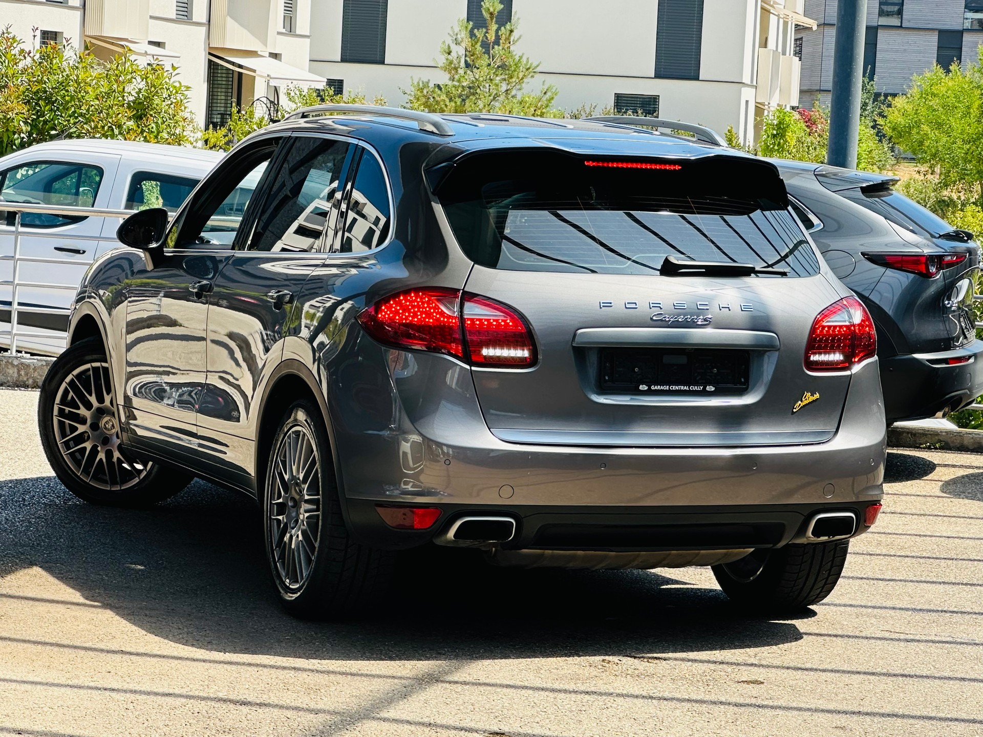 PORSCHE Cayenne S-image-7
