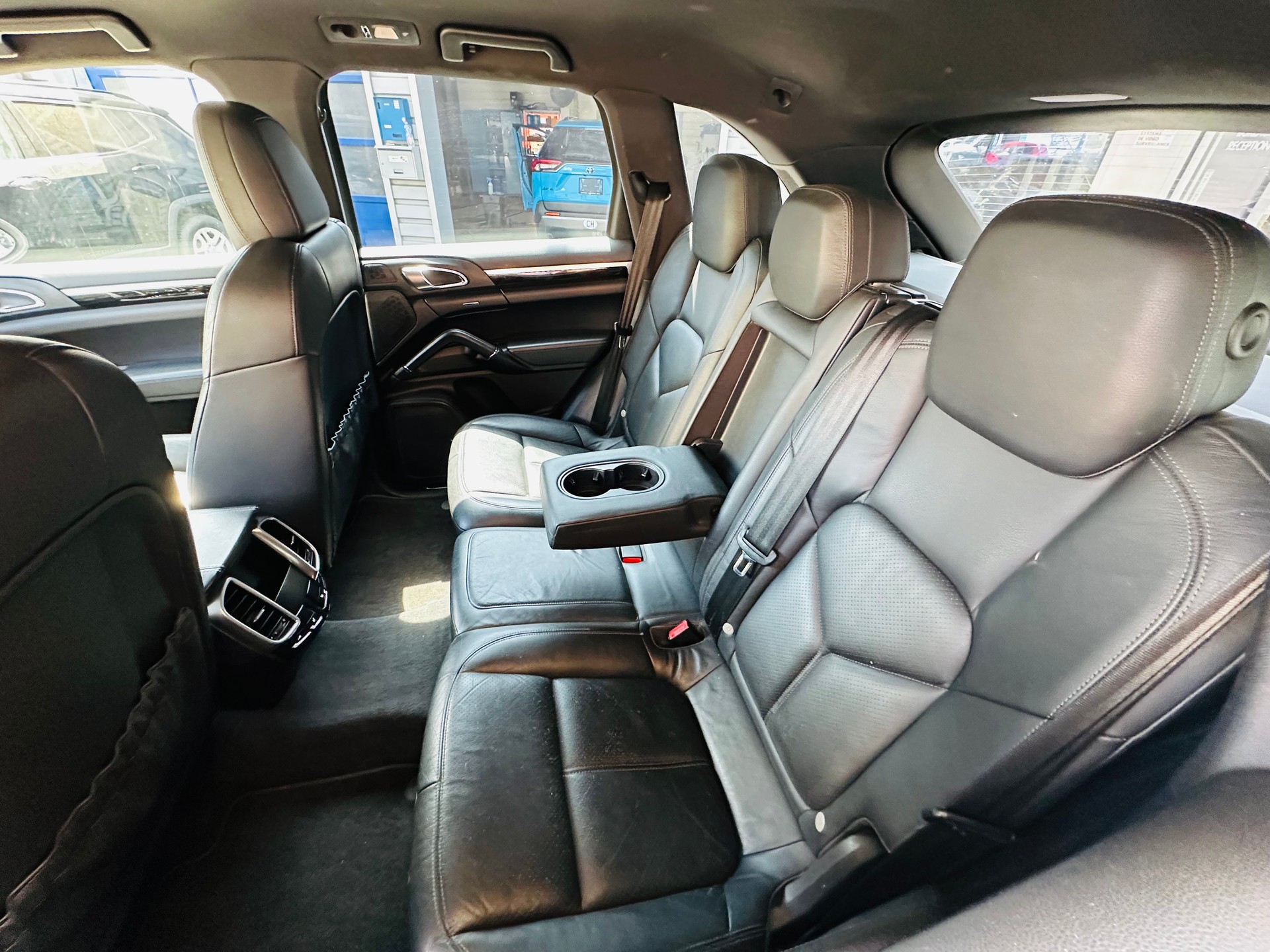 PORSCHE Cayenne S-image-10