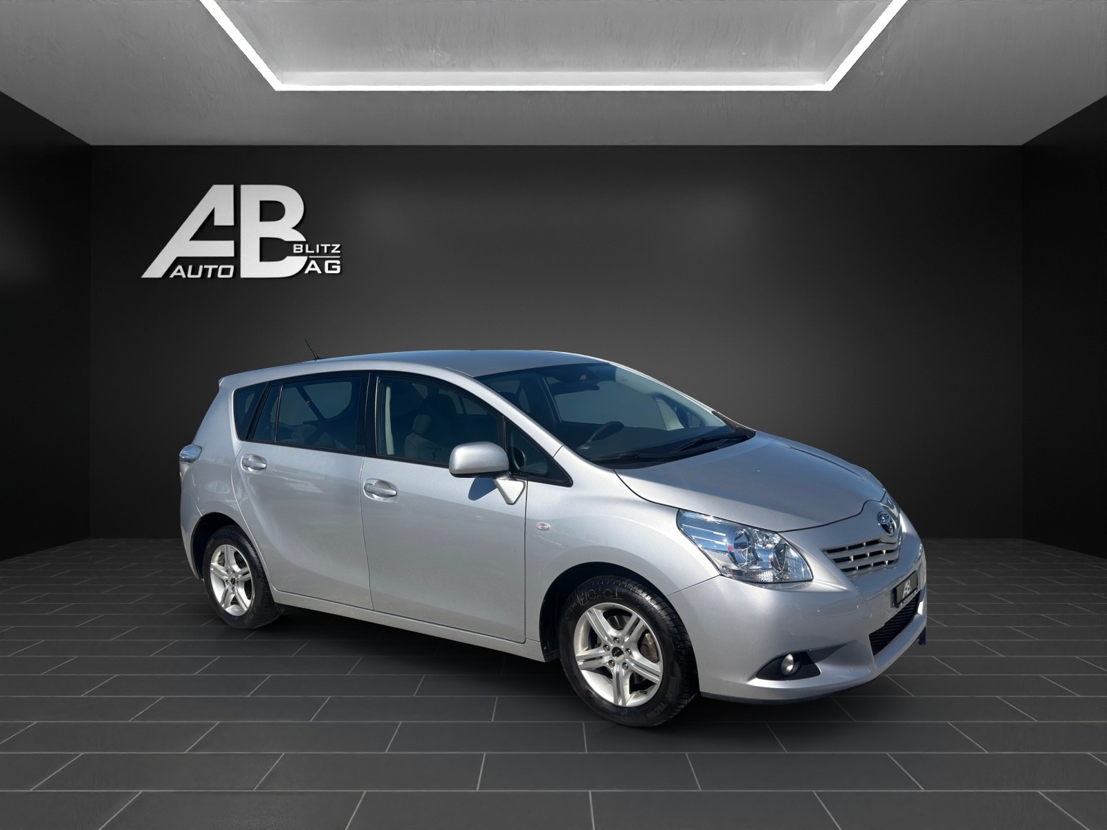TOYOTA Verso 1.8 easy Multidrive * 7-Plätzer *-image-5