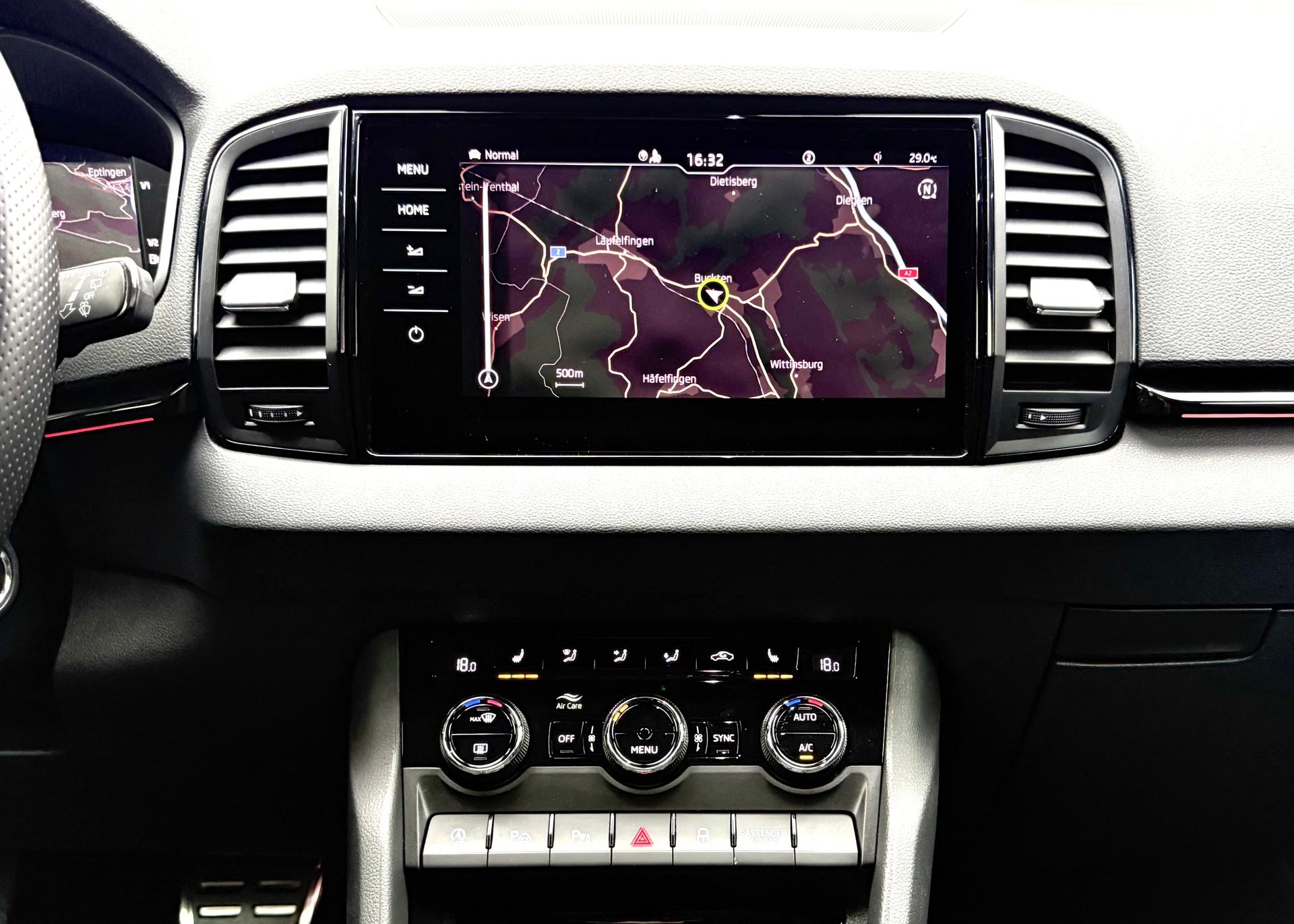 SKODA Karoq 2.0 TDI SCR SportLine 4x4 DSG PANORAMADACH-image-13