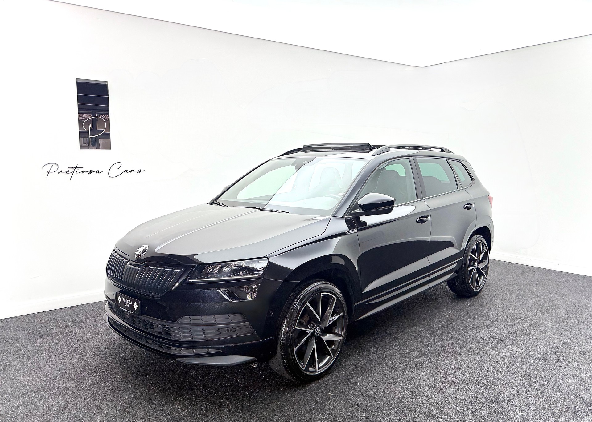 SKODA Karoq 2.0 TDI SCR SportLine 4x4 DSG PANORAMADACH-image-1