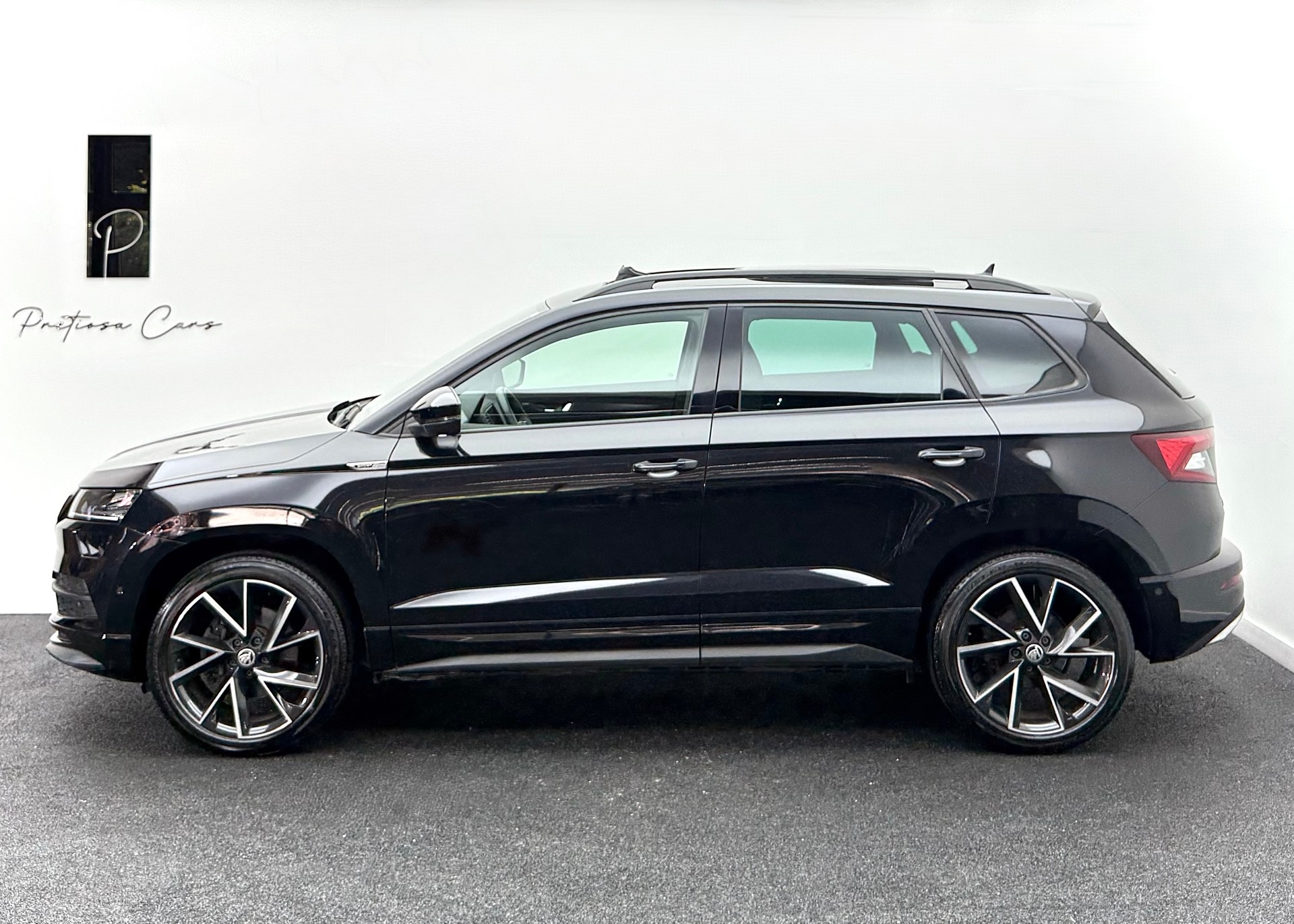 SKODA Karoq 2.0 TDI SCR SportLine 4x4 DSG PANORAMADACH-image-3