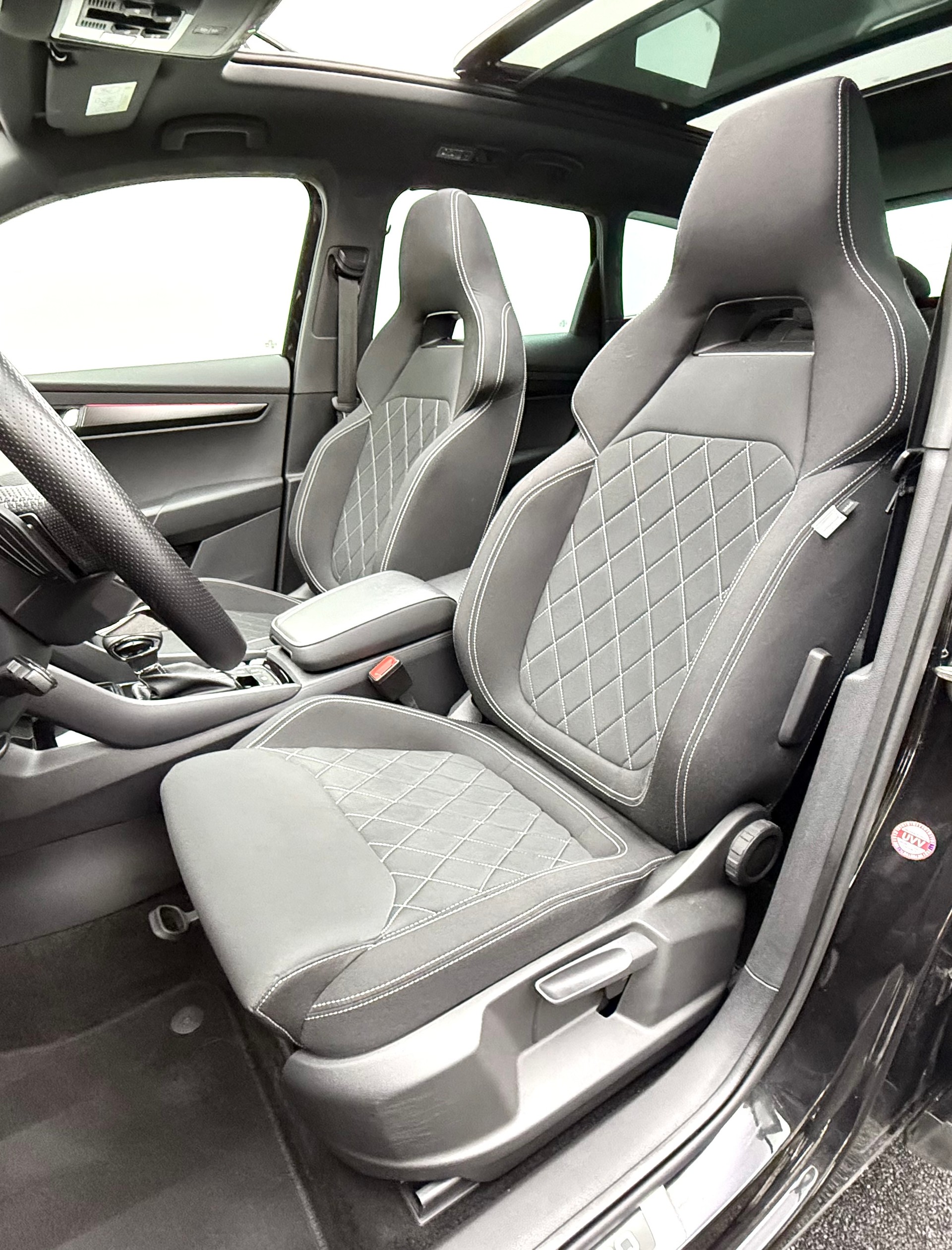 SKODA Karoq 2.0 TDI SCR SportLine 4x4 DSG PANORAMADACH-image-16