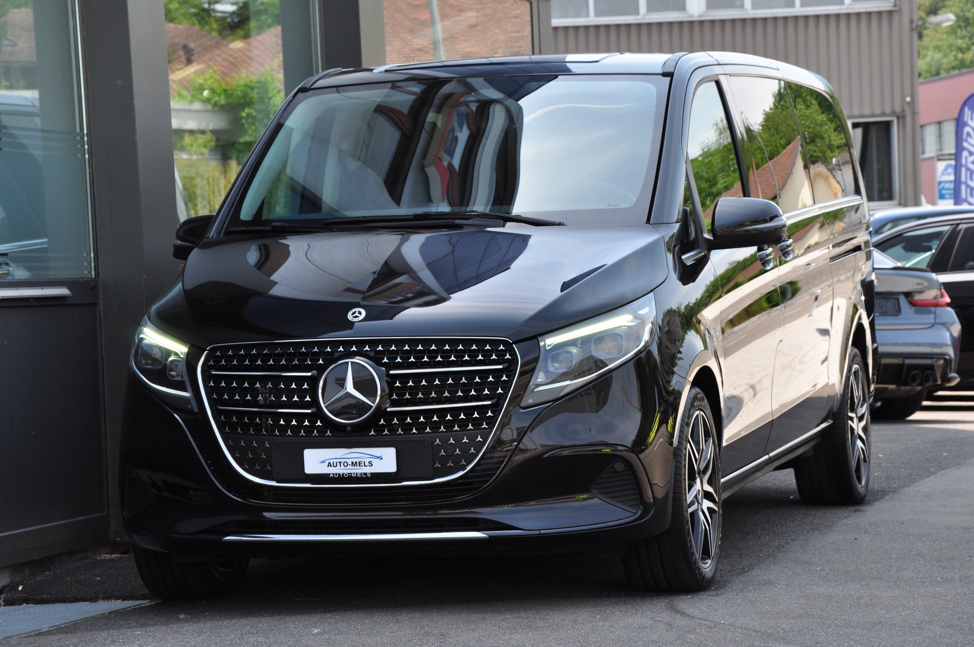 MERCEDES-BENZ V 300 d extralang Avantgarde 4Matic 9G-Tronic-showroom-element-2