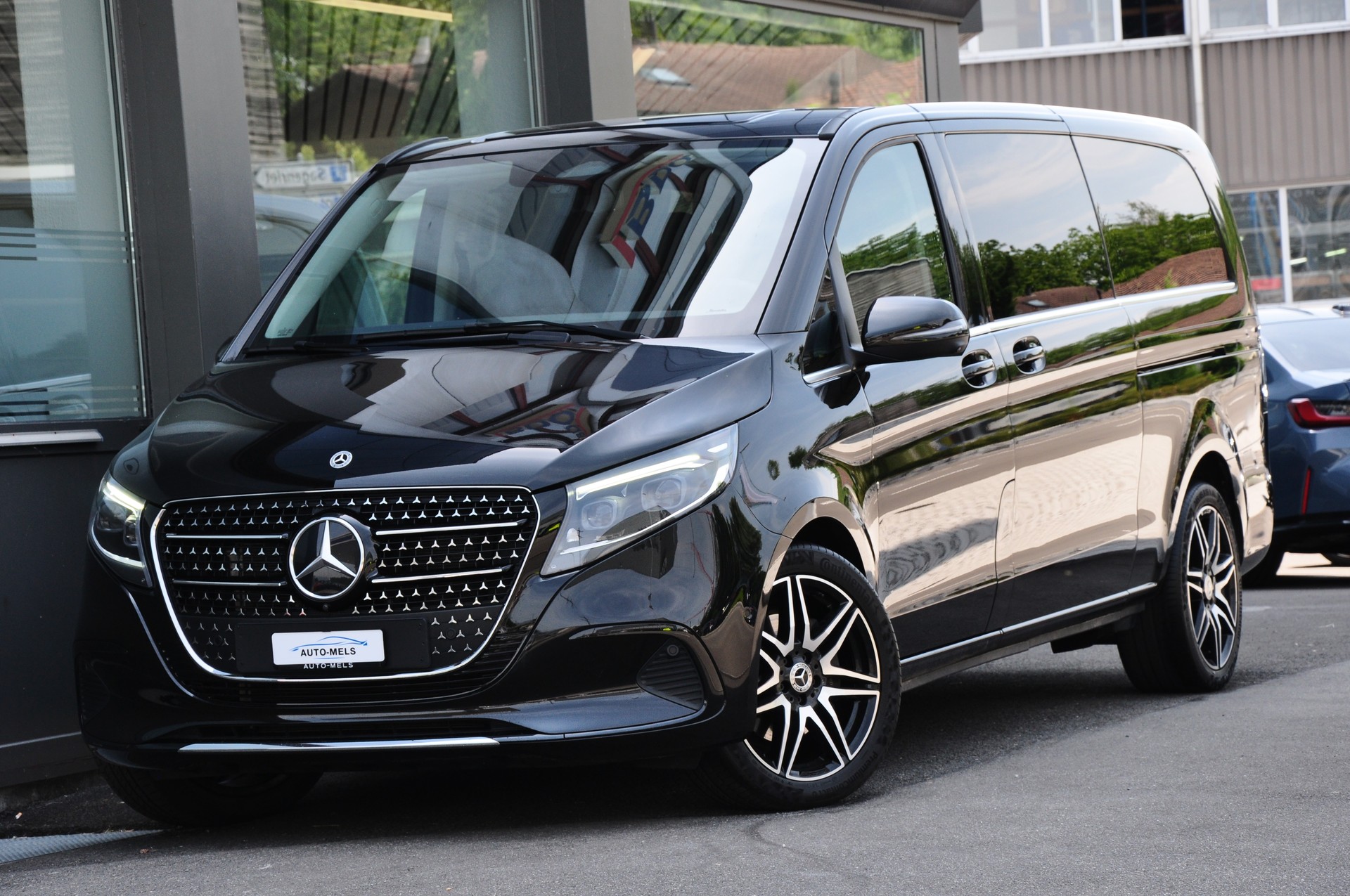 MERCEDES-BENZ V 300 d extralang Avantgarde 4Matic 9G-Tronic-showroom-element-3