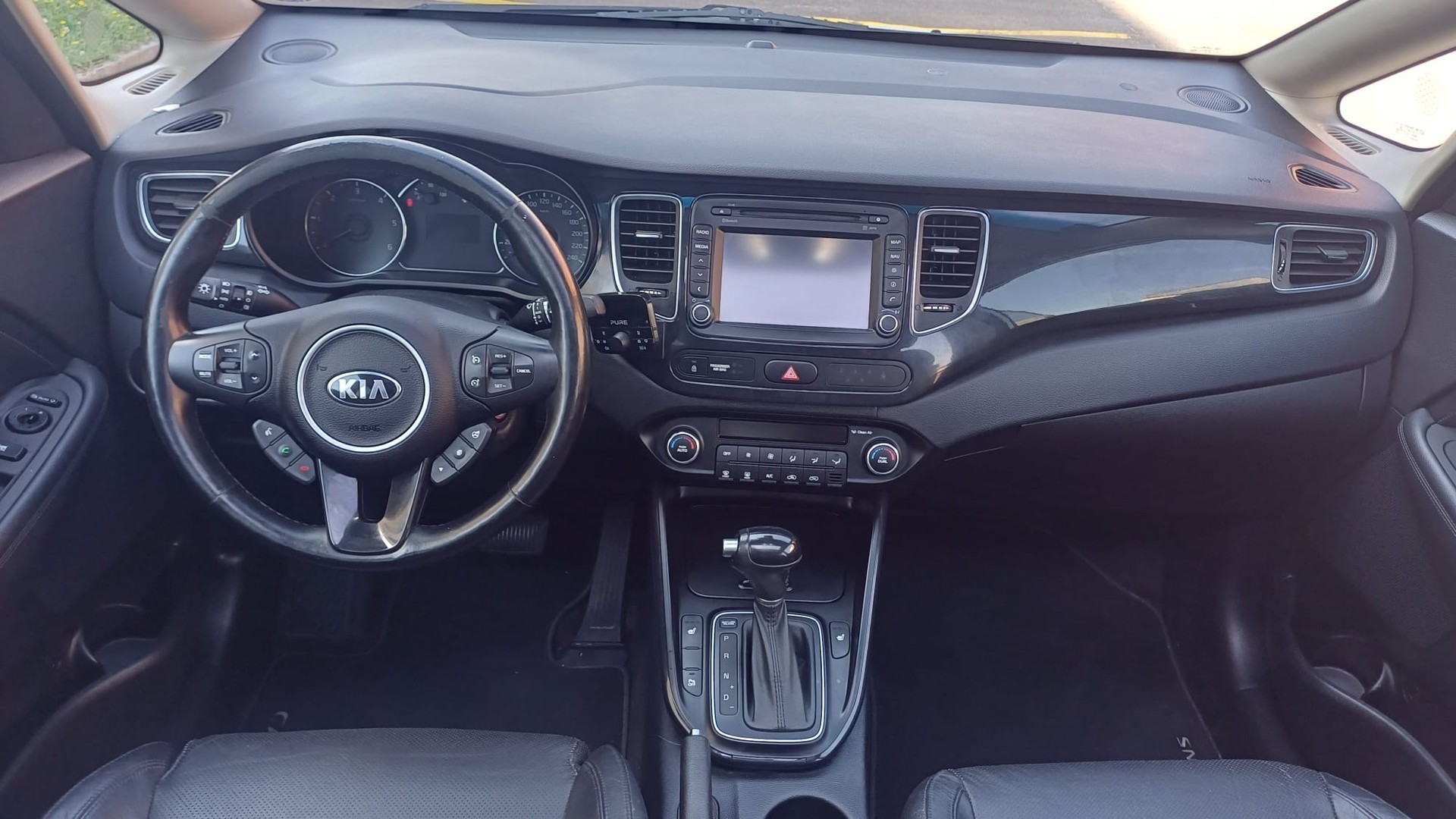 KIA Carens 1.7 CRDi Swiss Eco Edition DCT* 7 Plätze-image-11