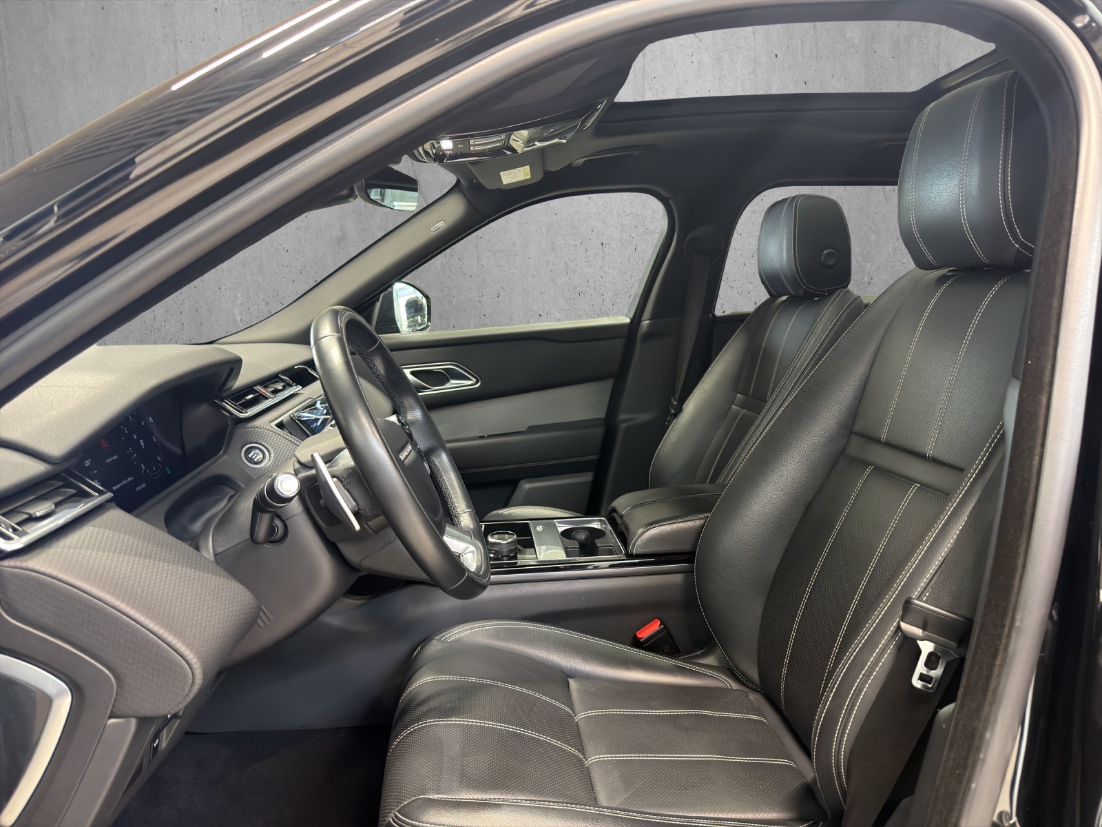 LAND ROVER Range Rover Velar 3.0 D 300 R-Dynamic S-image-9