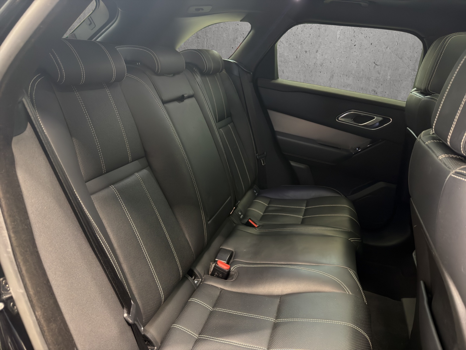 LAND ROVER Range Rover Velar 3.0 D 300 R-Dynamic S-image-13