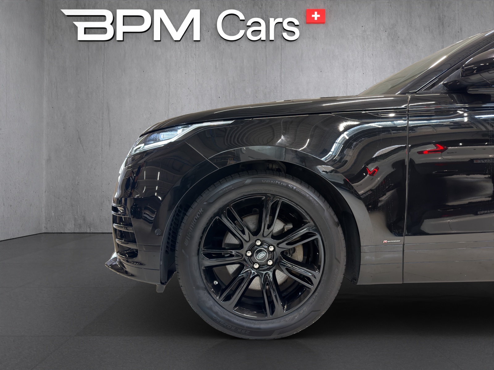 LAND ROVER Range Rover Velar 3.0 D 300 R-Dynamic S-image-6