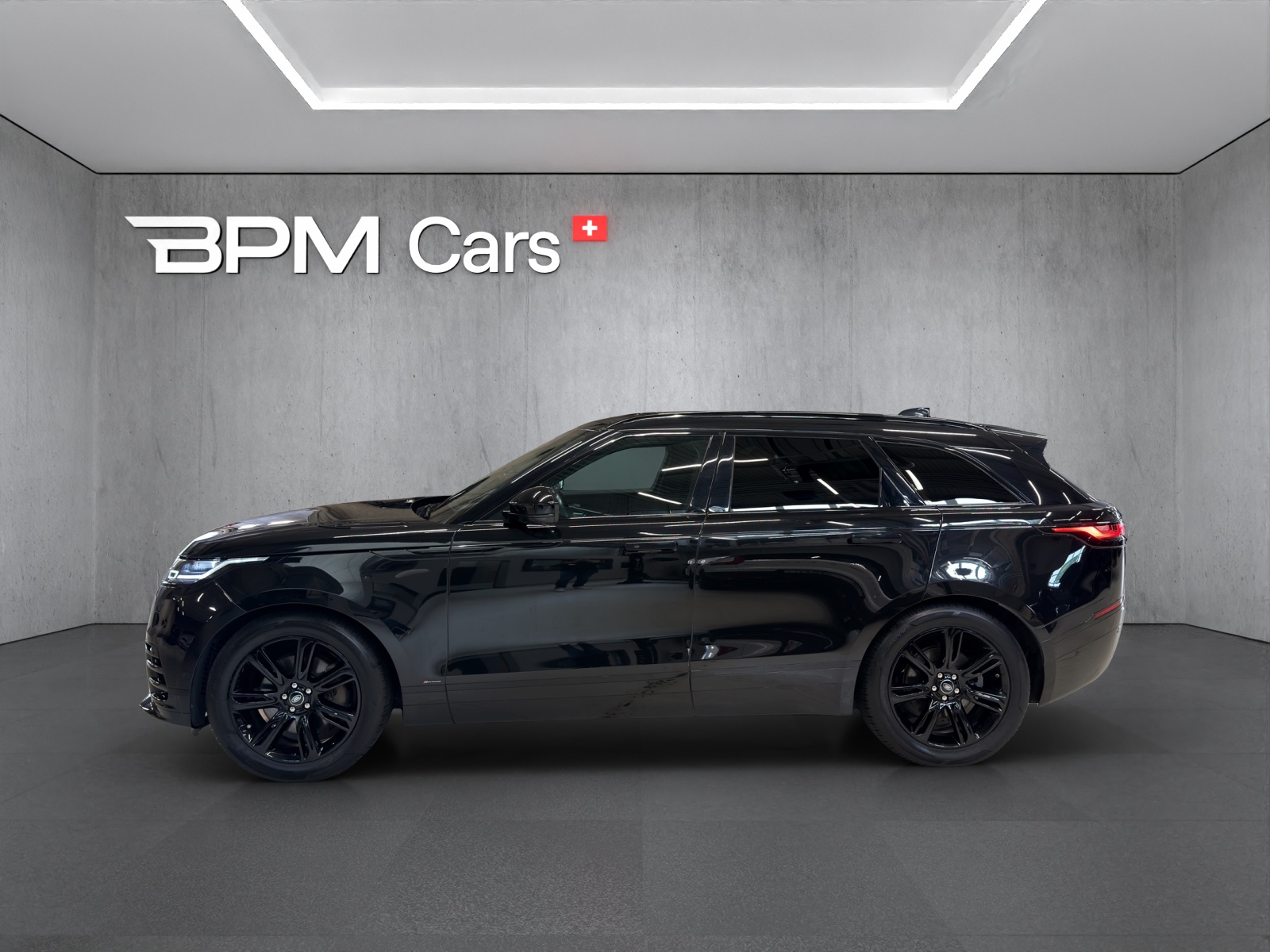 LAND ROVER Range Rover Velar 3.0 D 300 R-Dynamic S-image-16