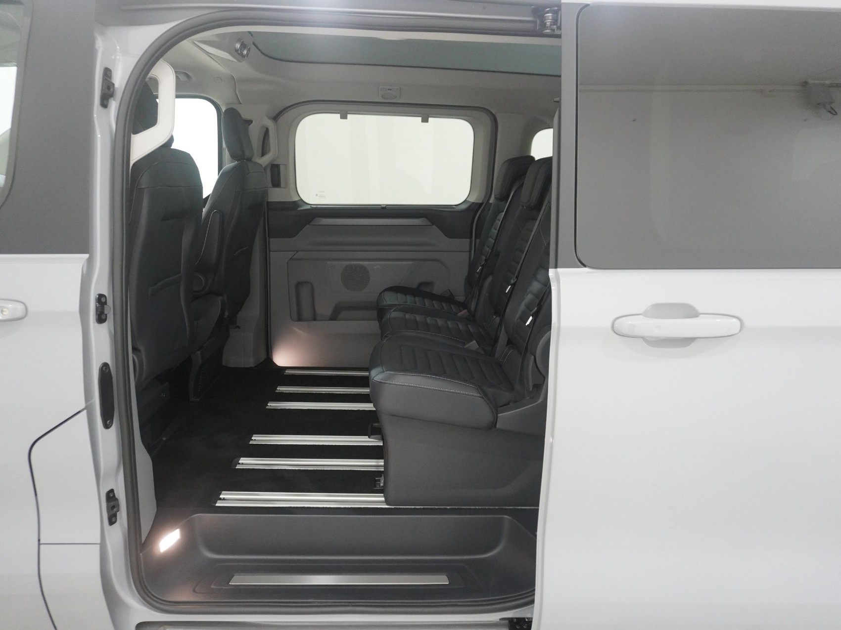 FORD Tourneo Custom 320 L2 2.0 TDCI 4x4 Titanium X-image-11