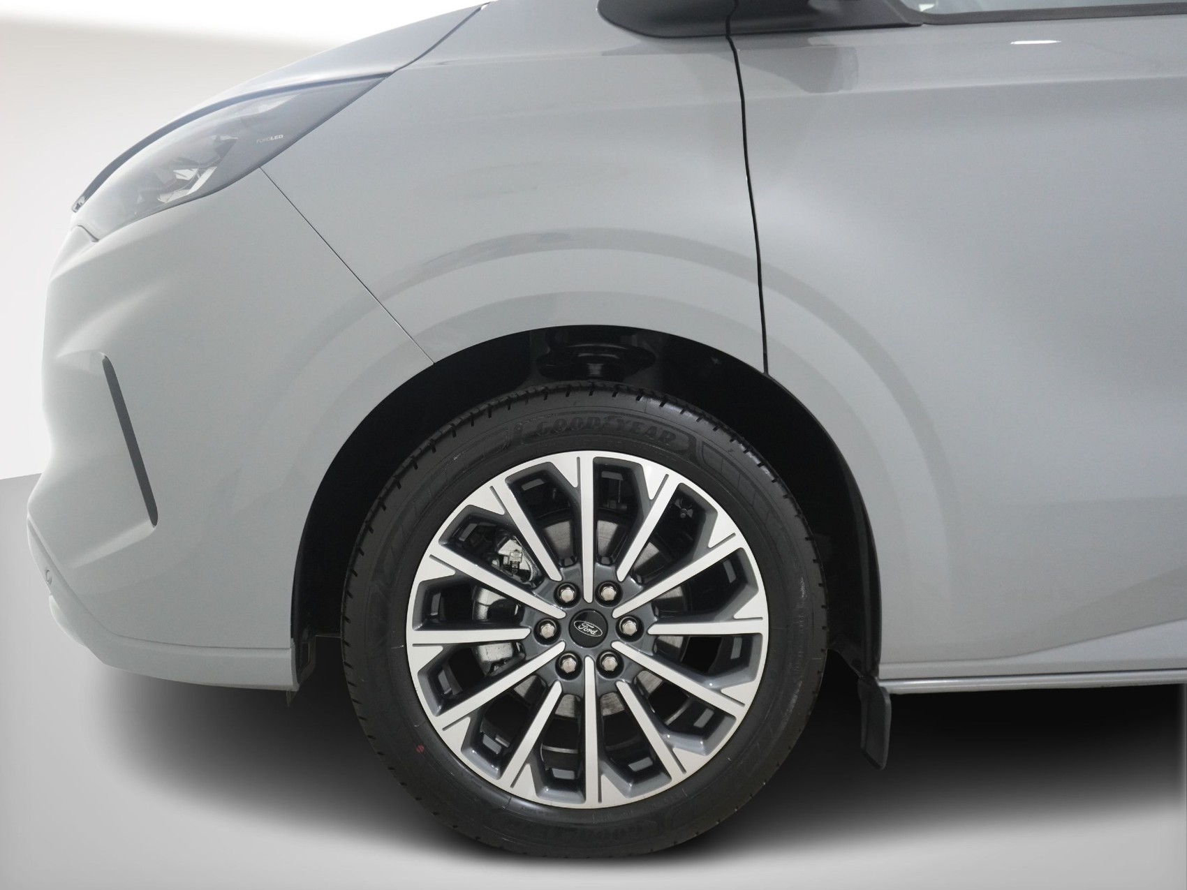 FORD Tourneo Custom 320 L2 2.0 TDCI 4x4 Titanium X-image-5