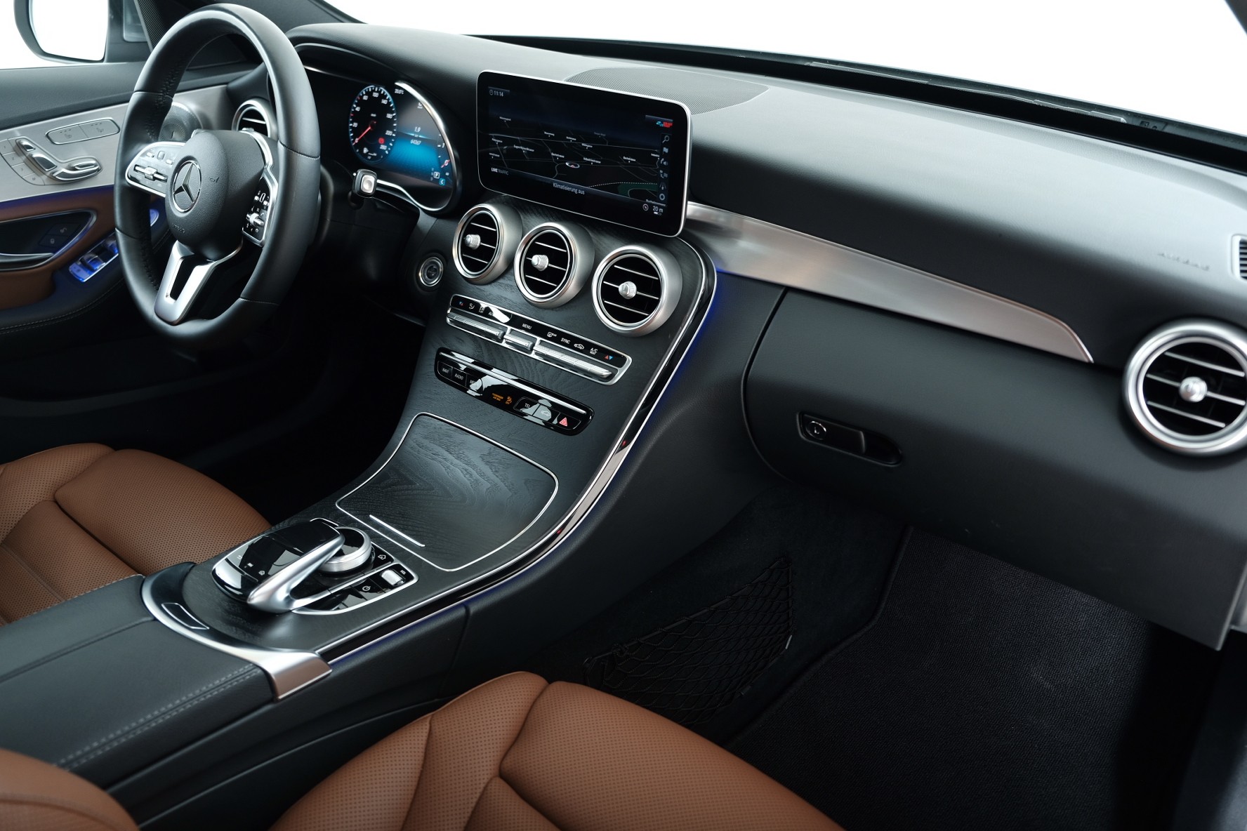 MERCEDES-BENZ C 300 AMG Line 9G-Tronic-image-5