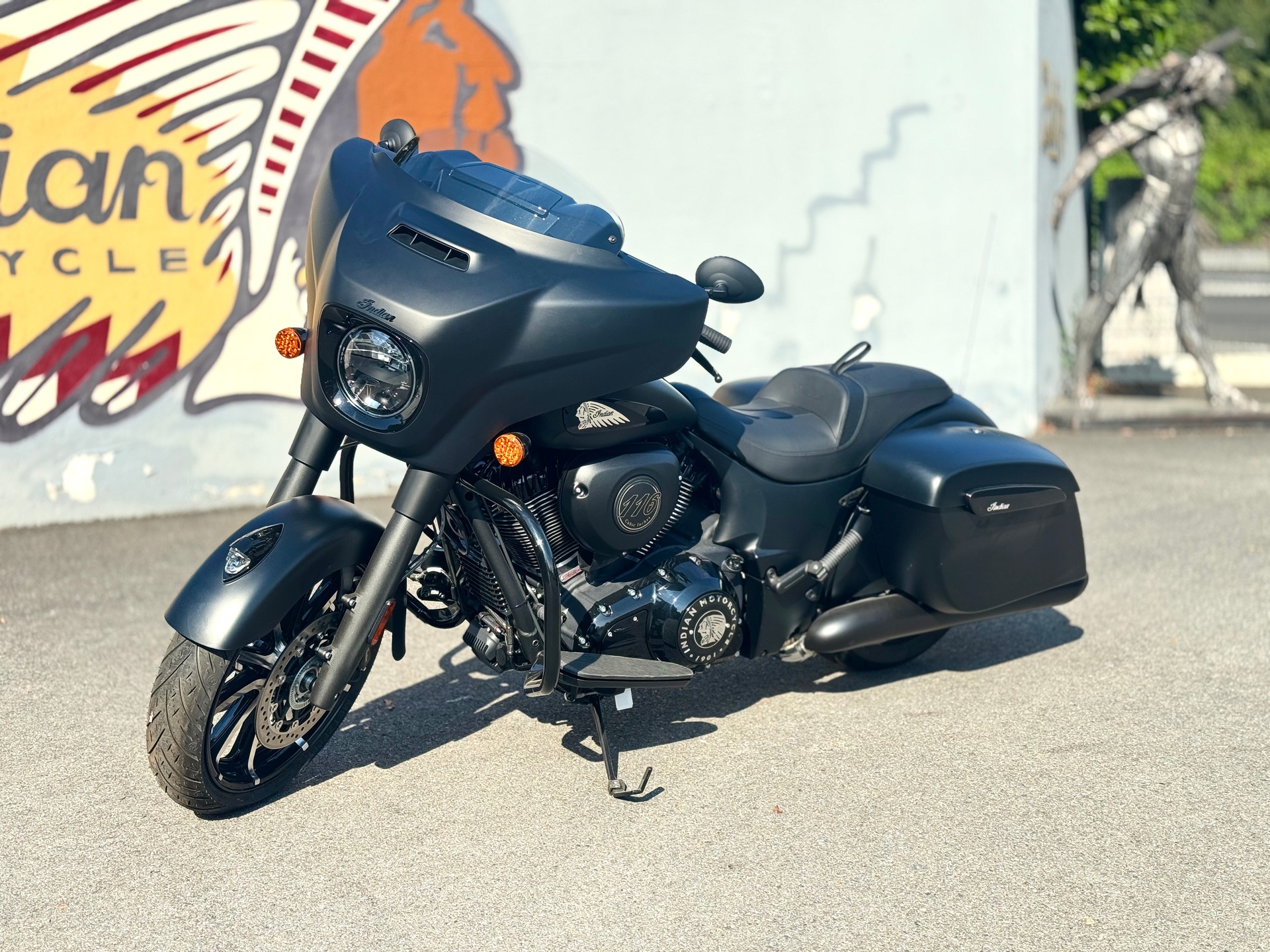 INDIAN Chieftain Dark Horse-showroom-element-3