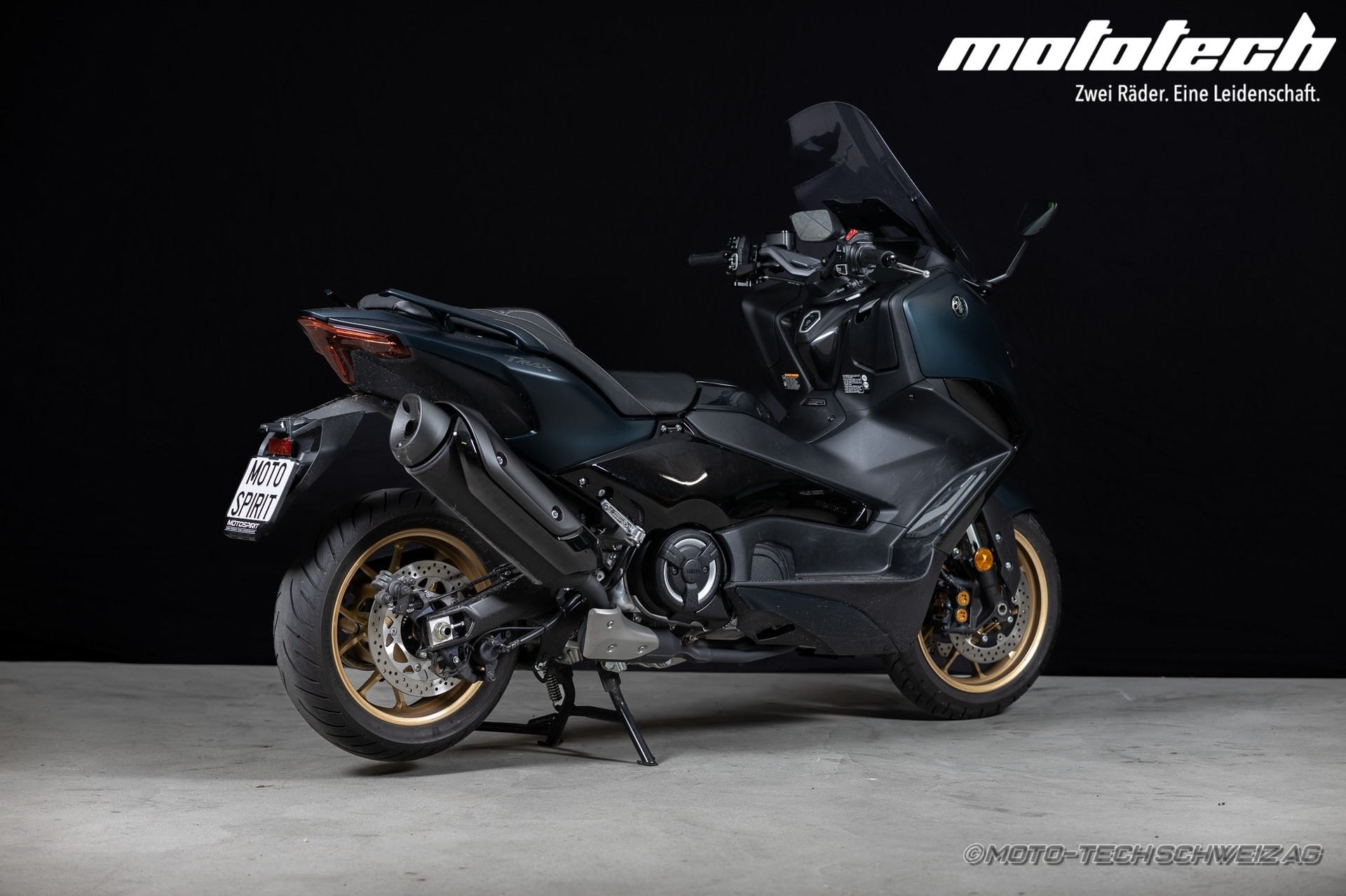 YAMAHA T-MAX Tech-Max XP 560-showroom-element-2