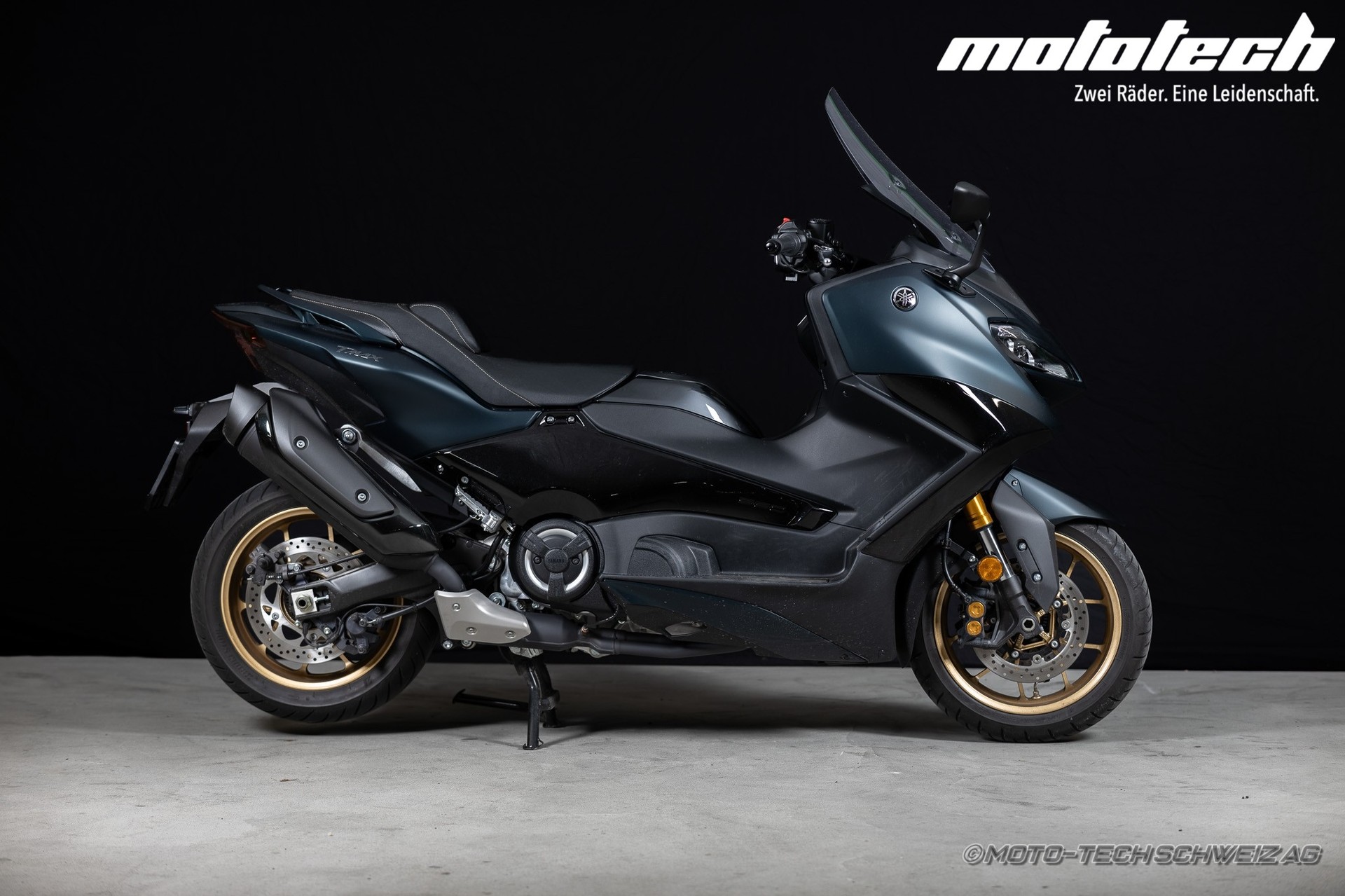 YAMAHA T-MAX Tech-Max XP 560-showroom-element-1