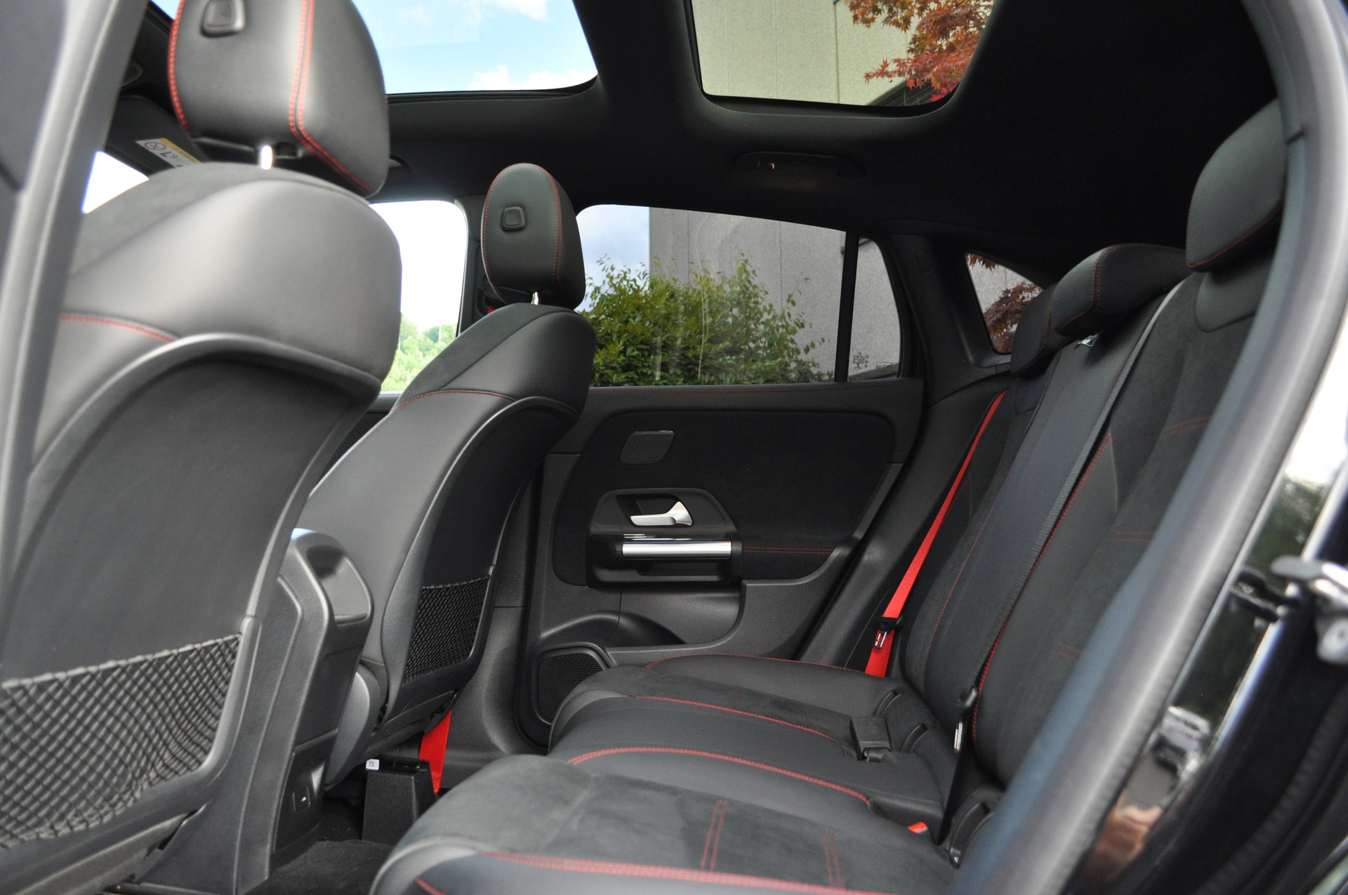 MERCEDES-BENZ GLA 35 AMG 4Matic 8G-Speedshift DCT-image-13